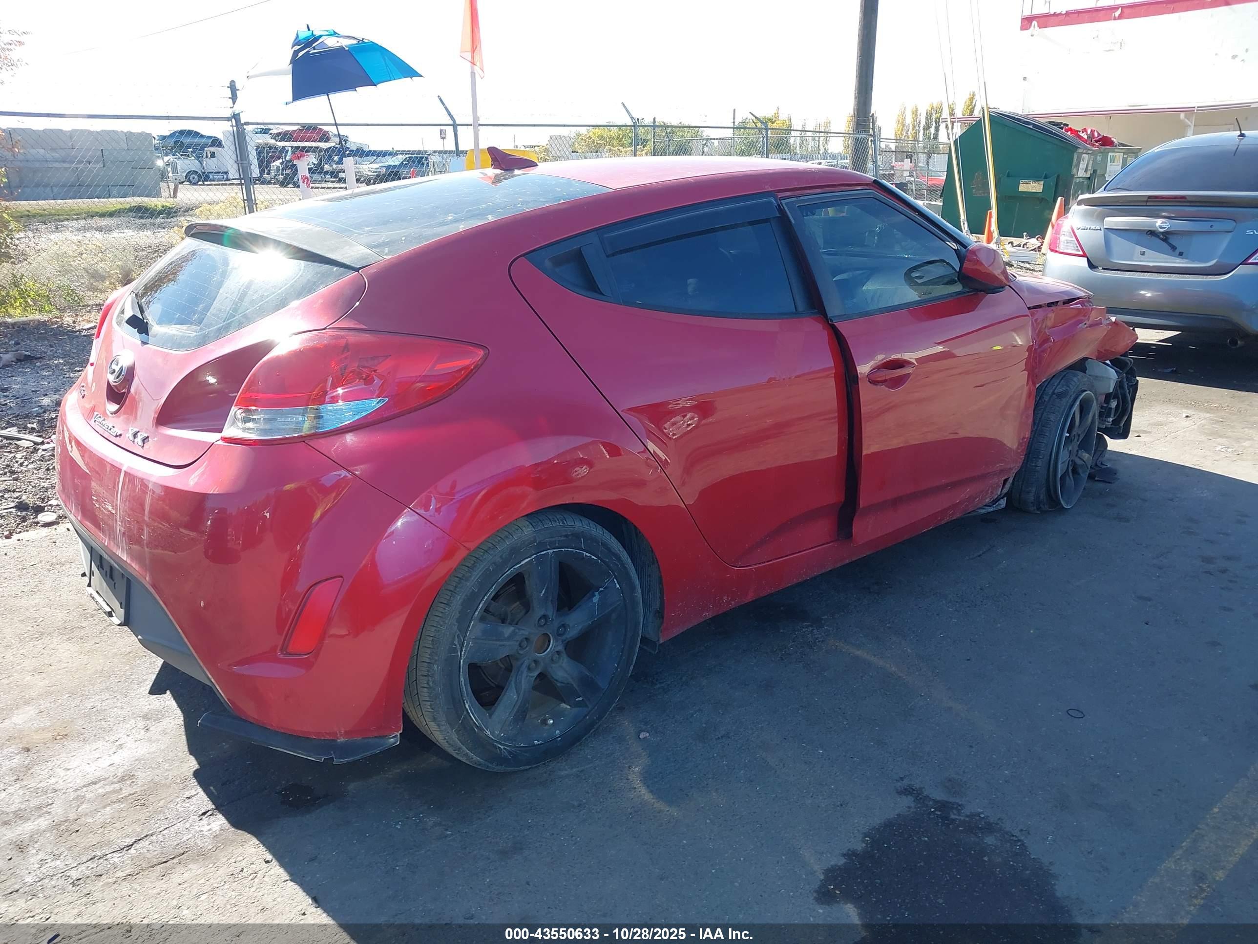 HYUNDAI VELOSTER image 4