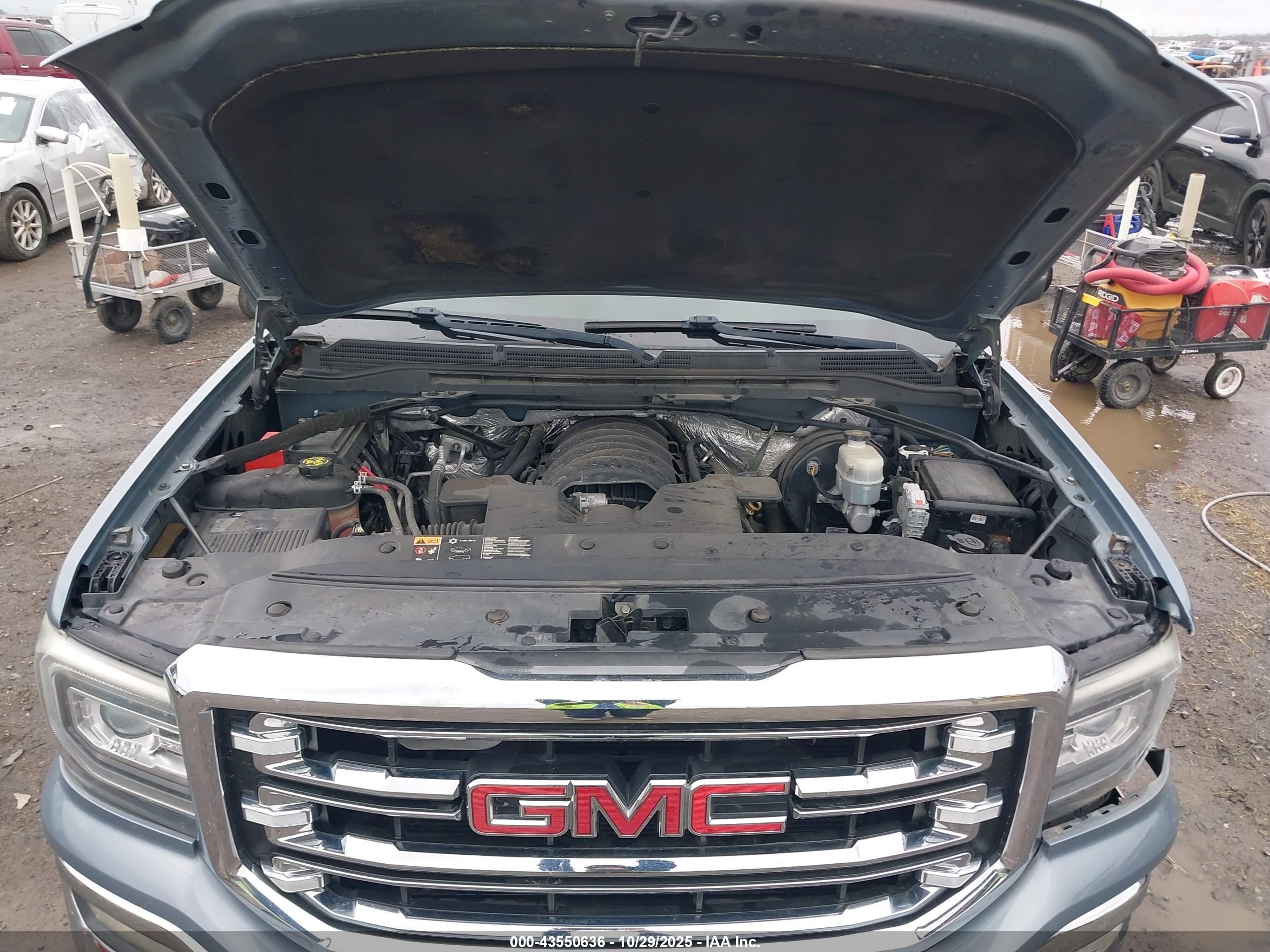 GMC SIERRA image 10
