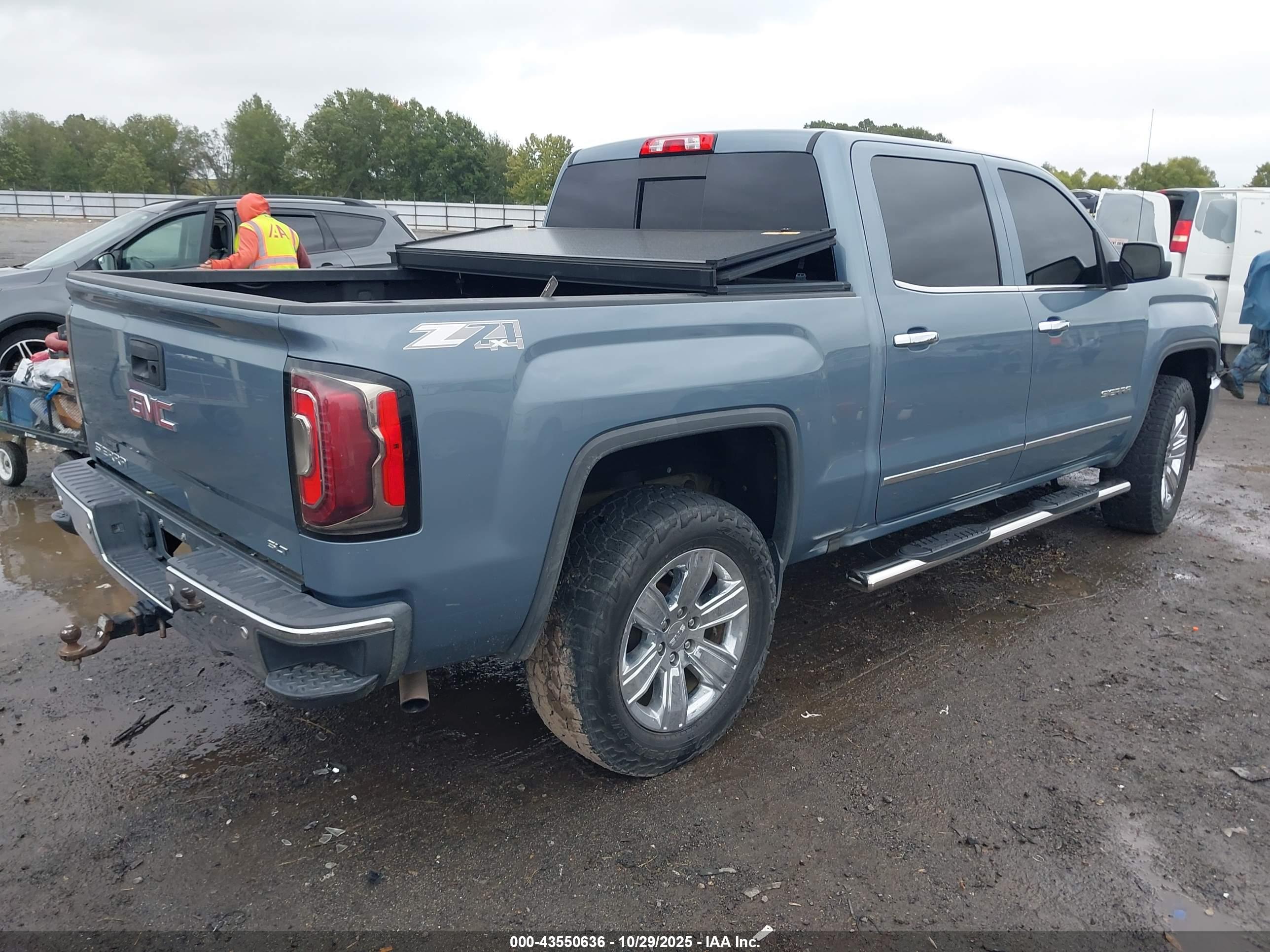 GMC SIERRA image 4