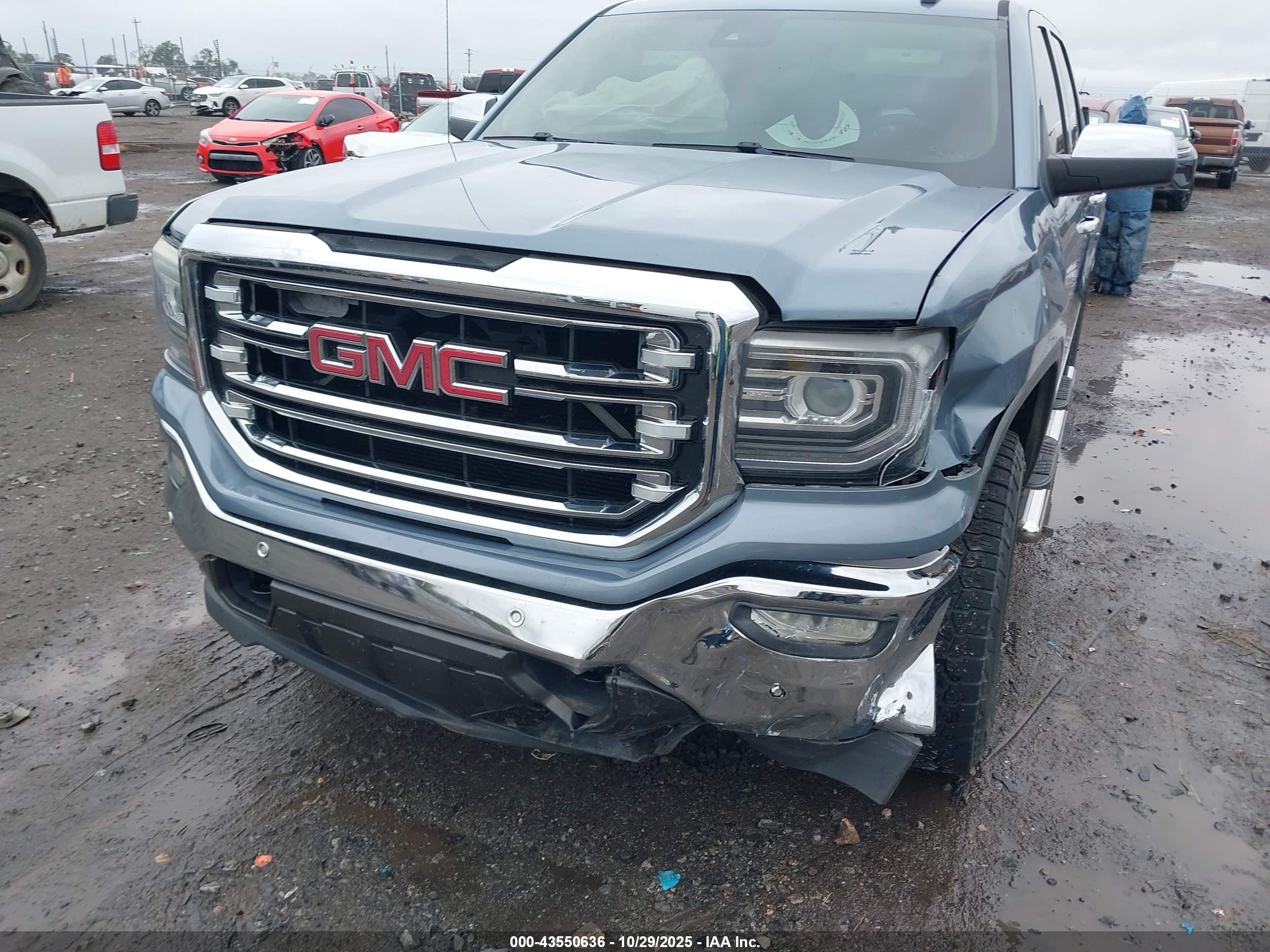 GMC SIERRA image 6