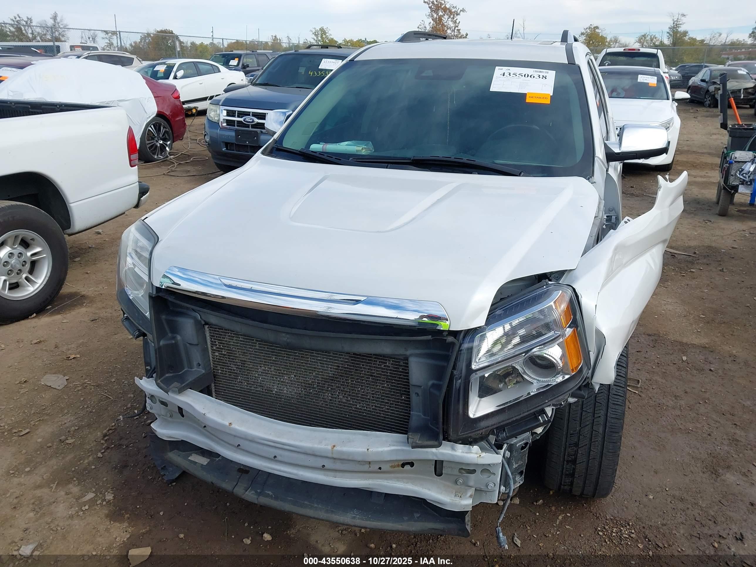 GMC TERRAIN image 6