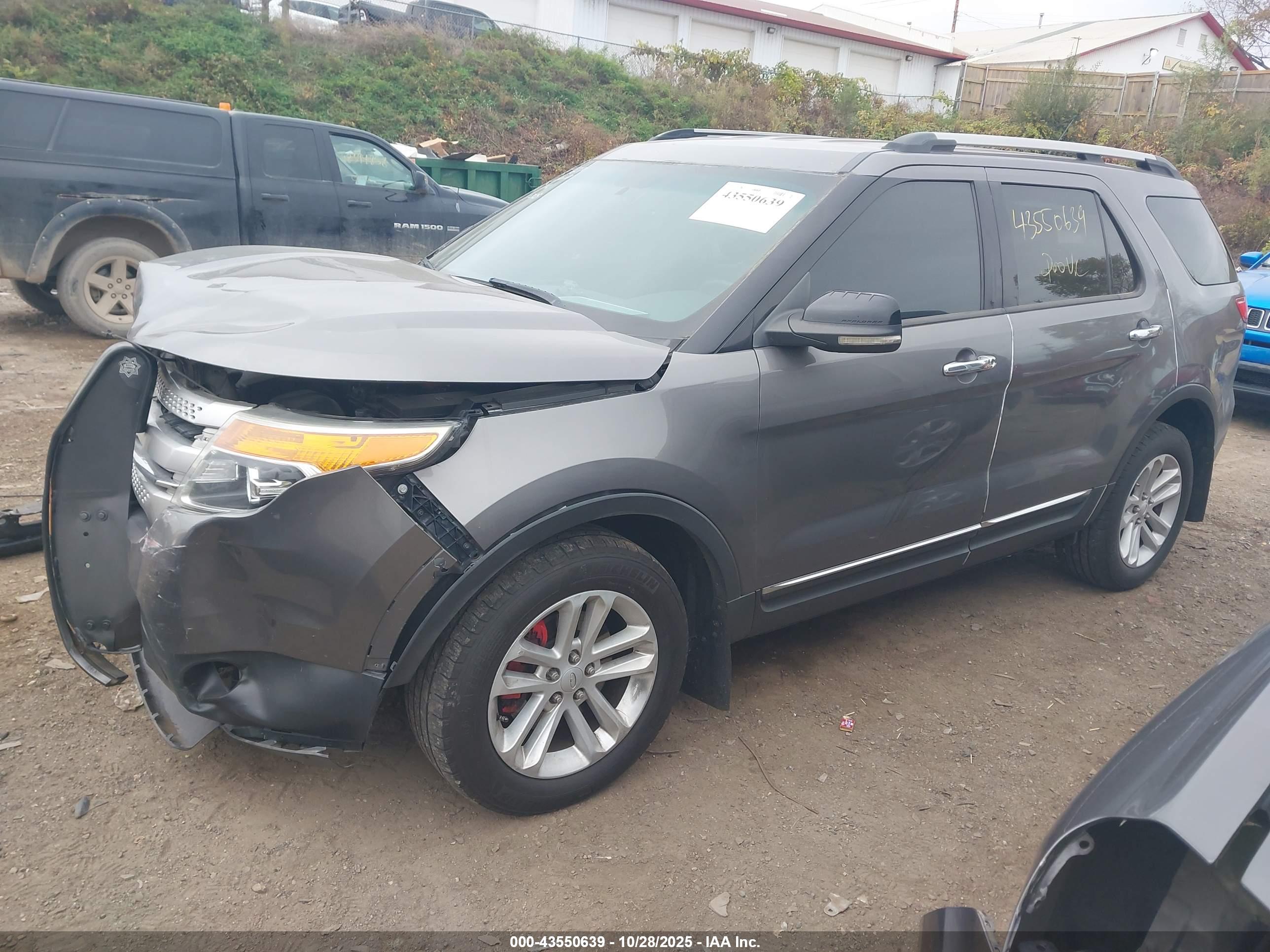 FORD EXPLORER image 2