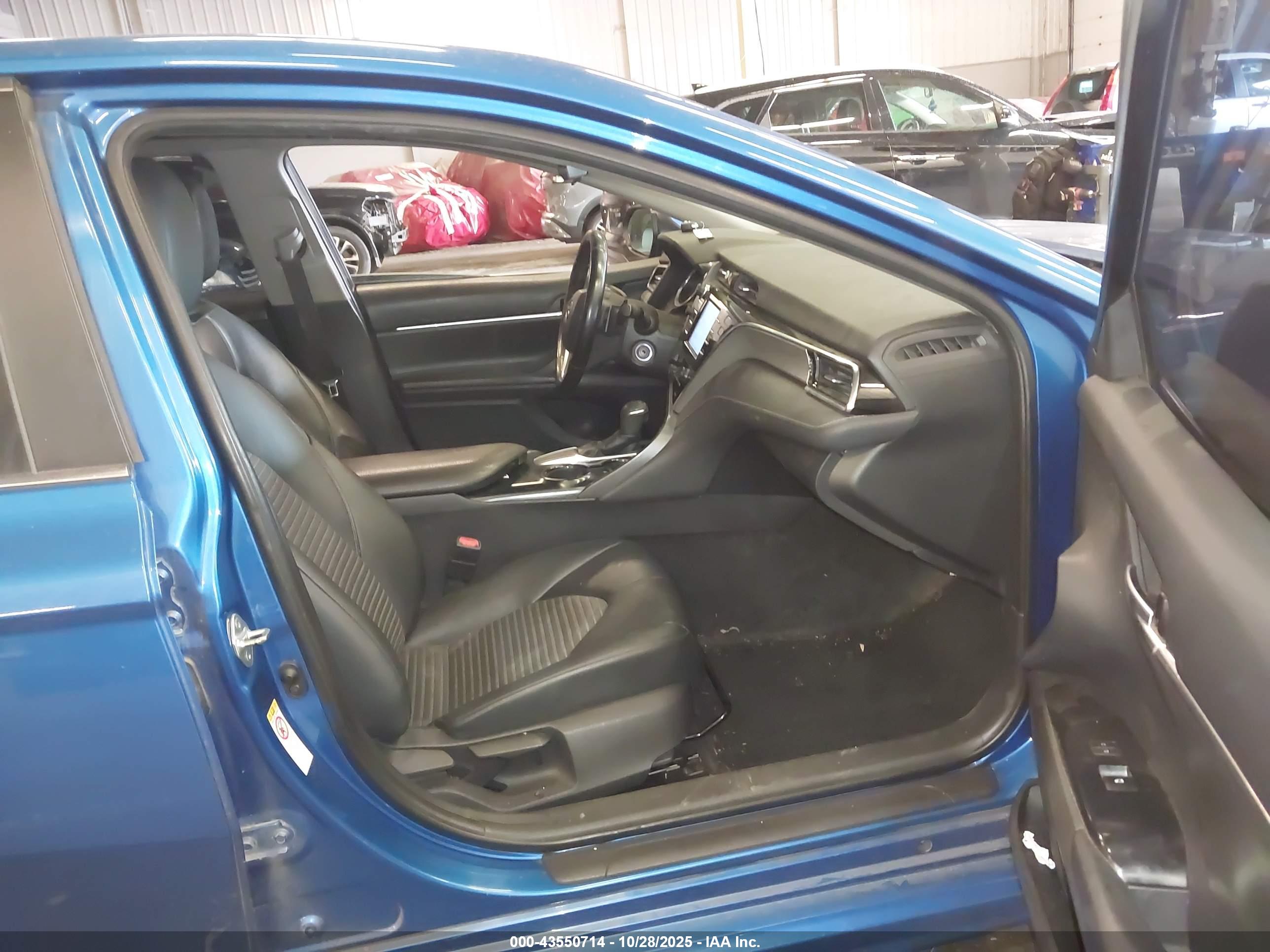 TOYOTA CAMRY image 5