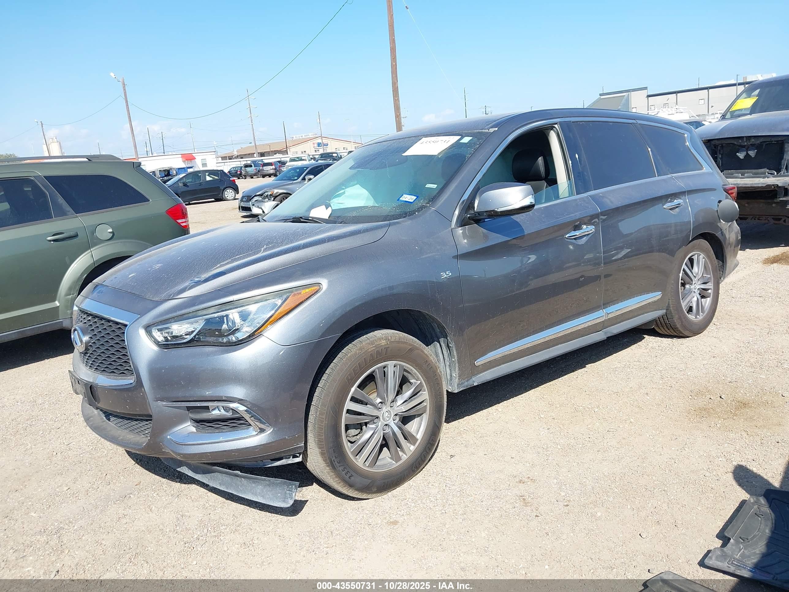 INFINITI QX60 image 2