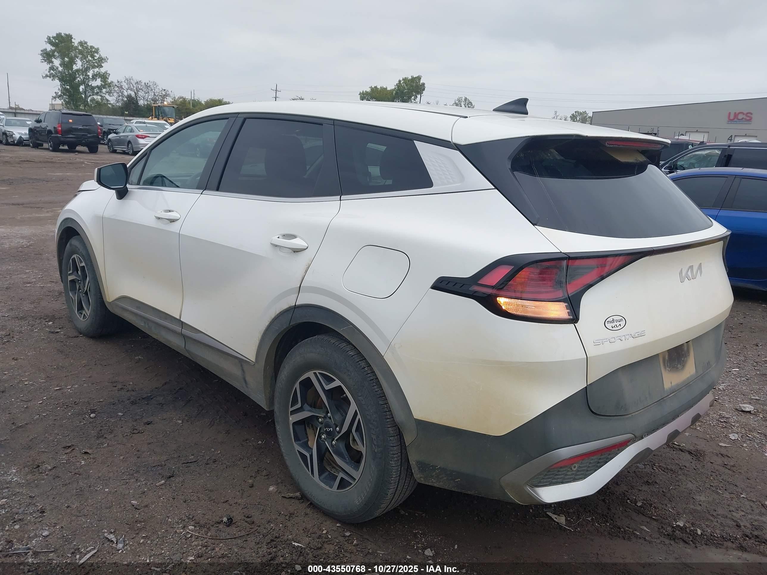 KIA SPORTAGE image 3