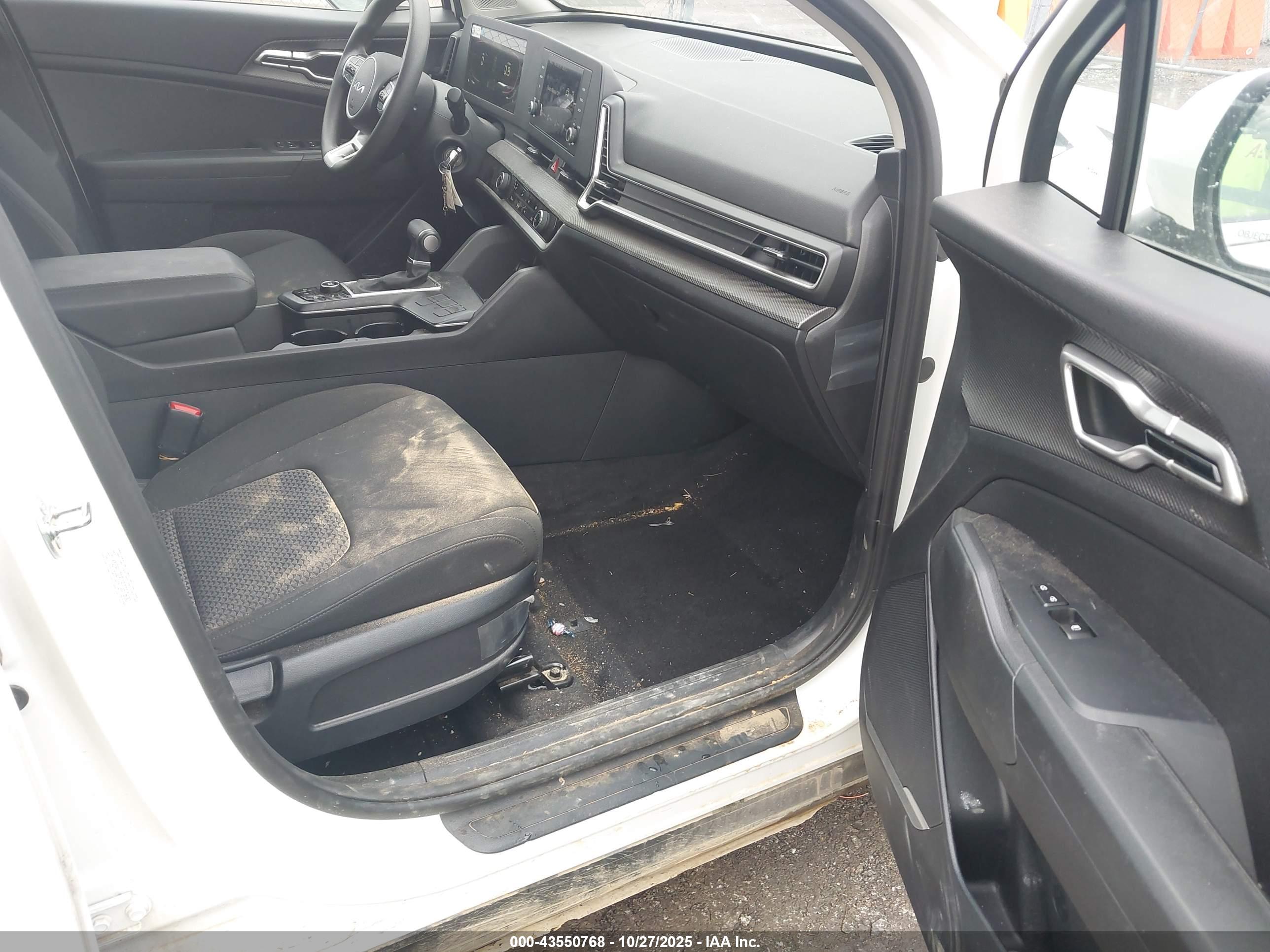 KIA SPORTAGE image 5