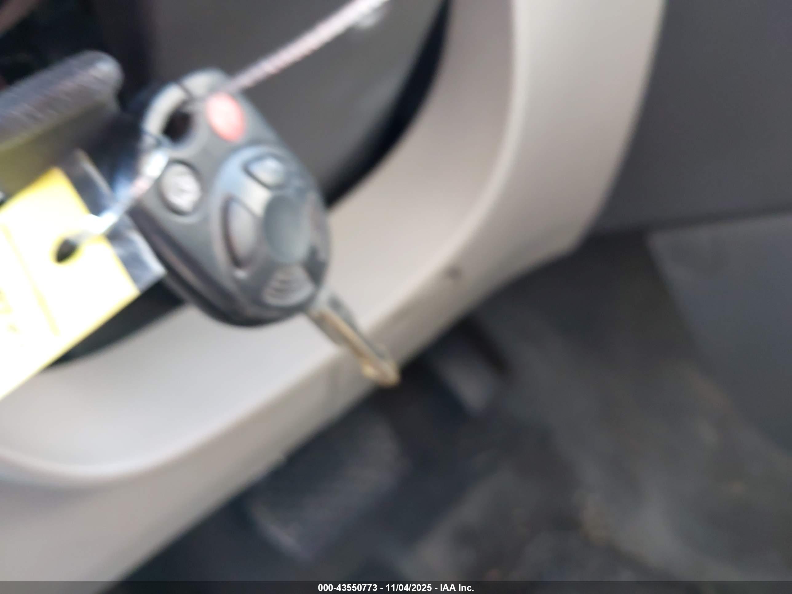FORD FUSION image 11