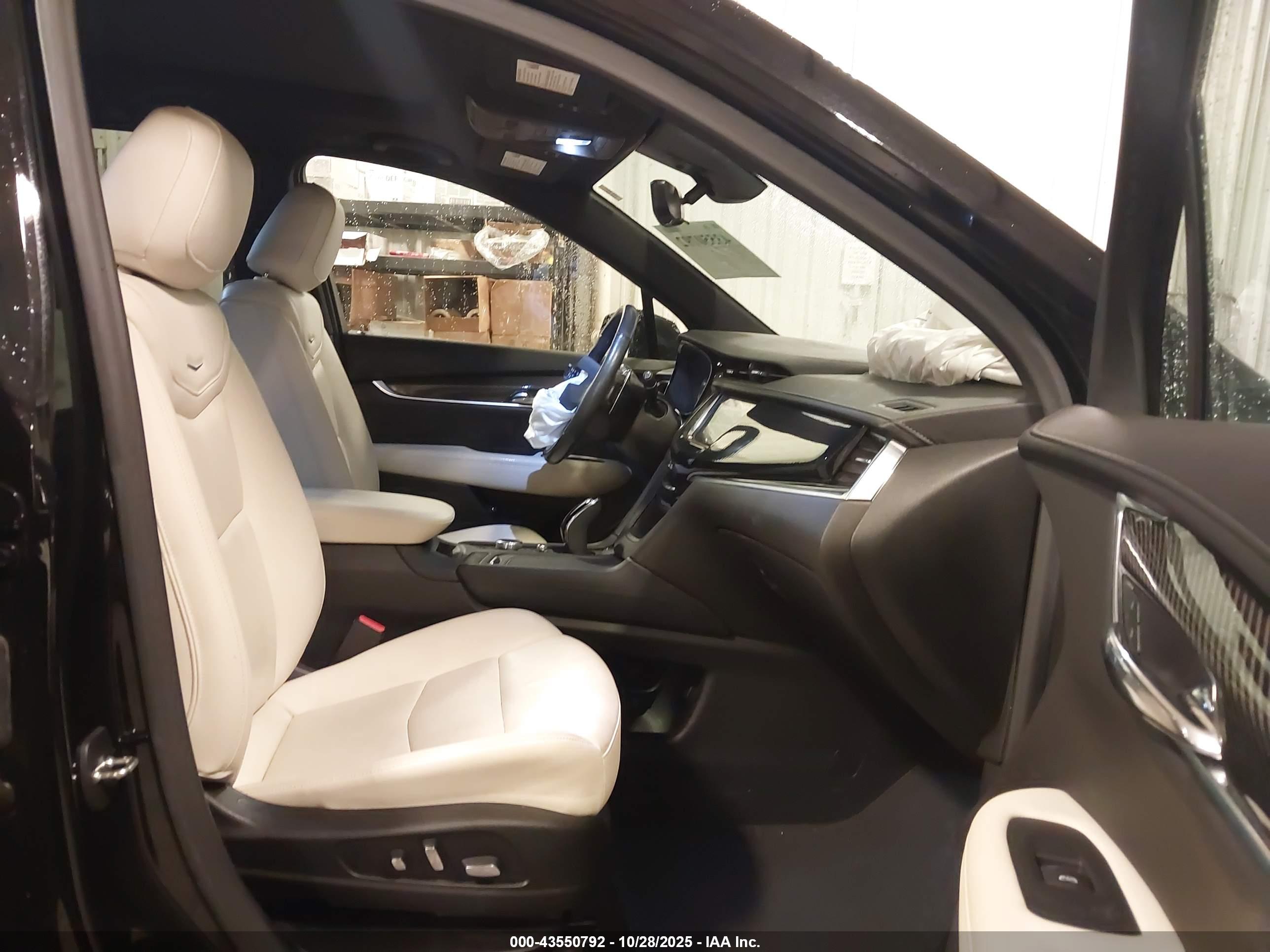 CADILLAC XT6 image 5
