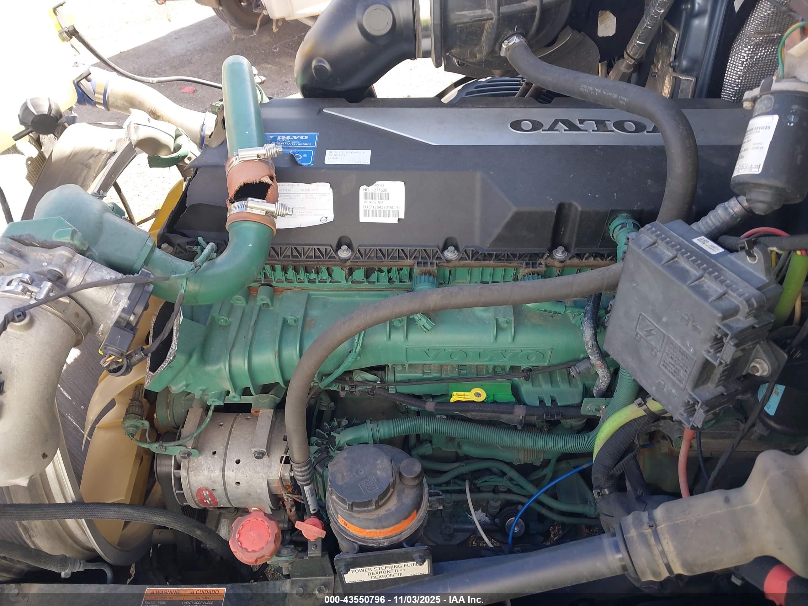 VOLVO VNL image 10