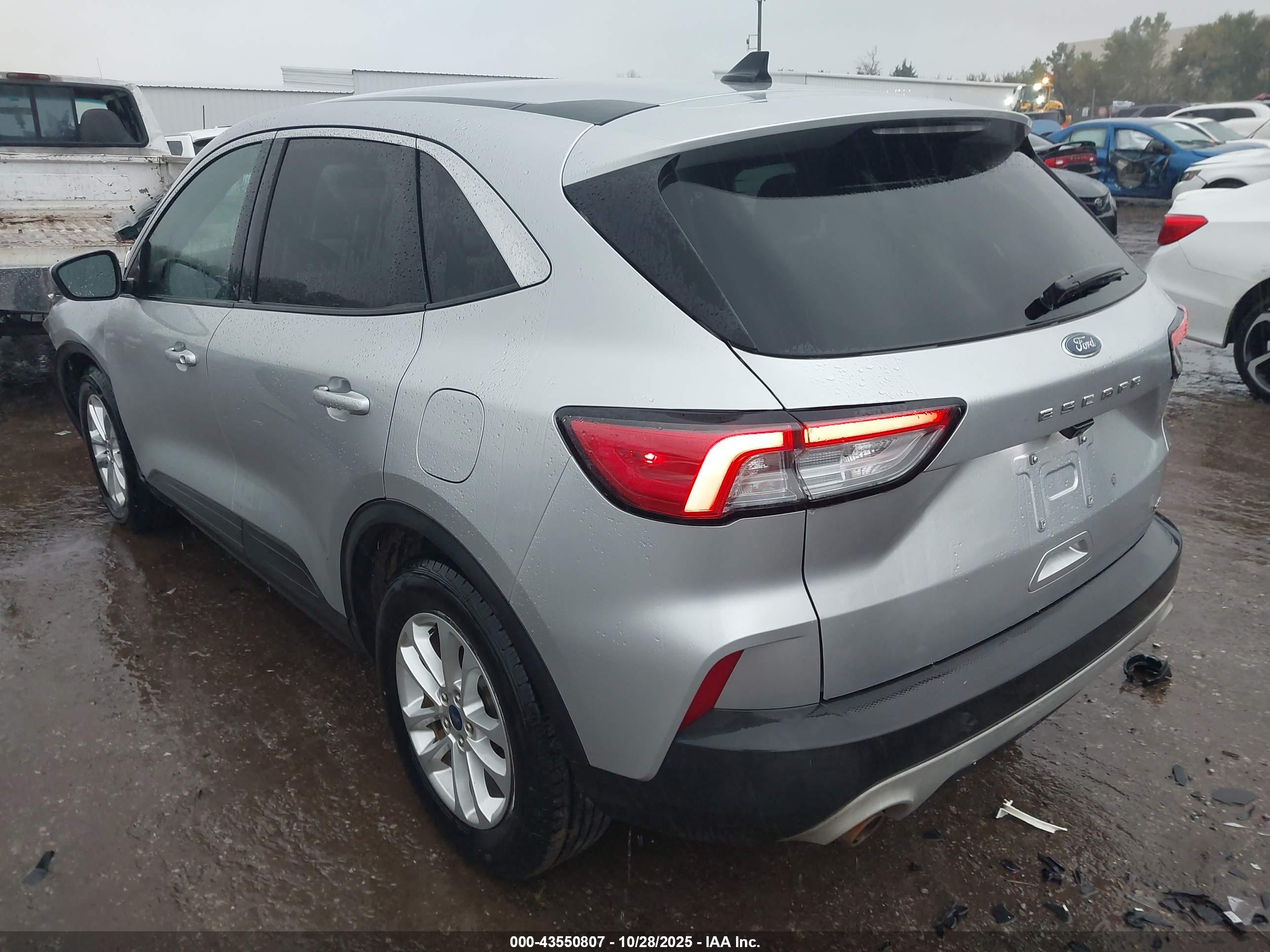 FORD ESCAPE image 3