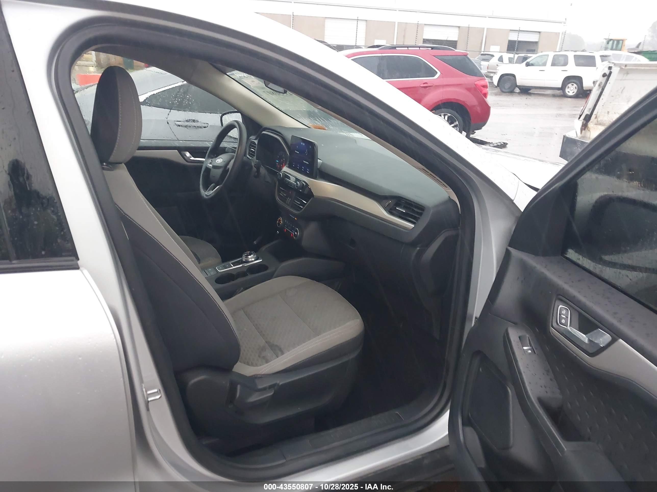 FORD ESCAPE image 5