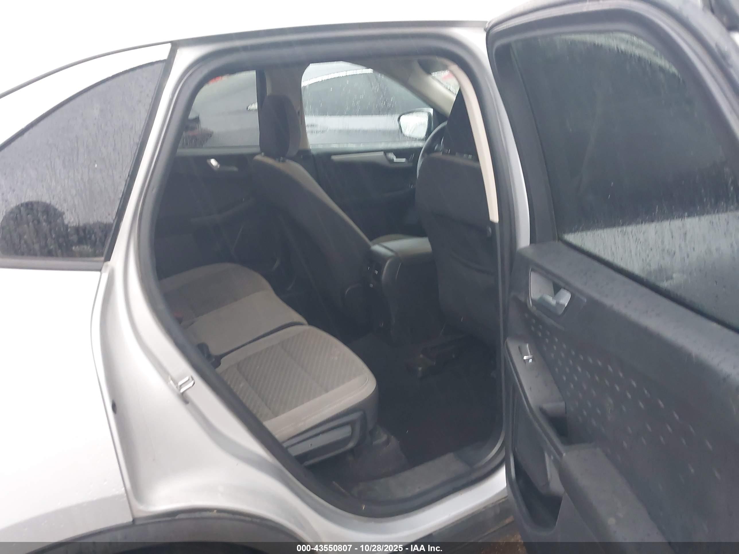FORD ESCAPE image 8
