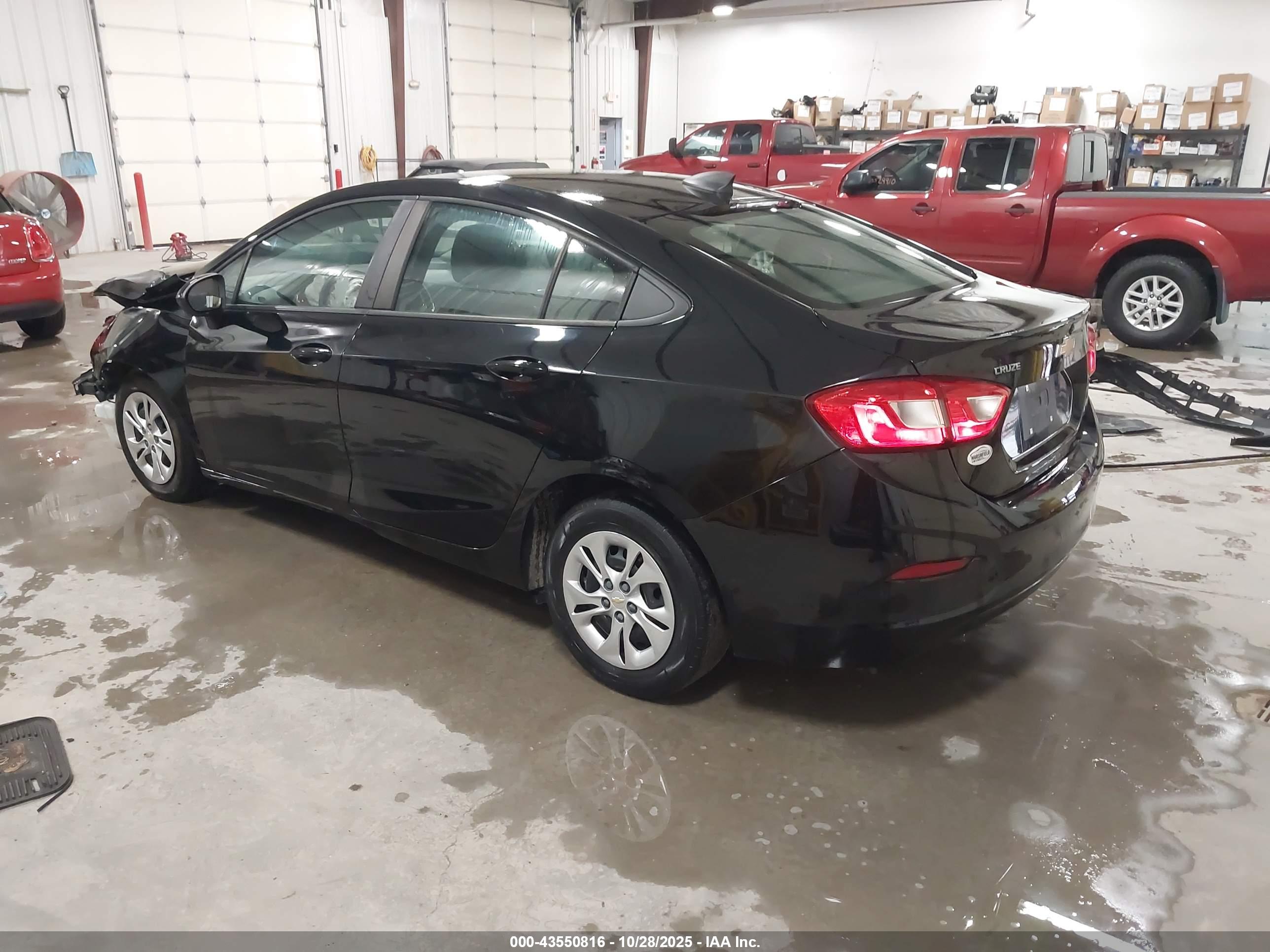 CHEVROLET CRUZE image 3