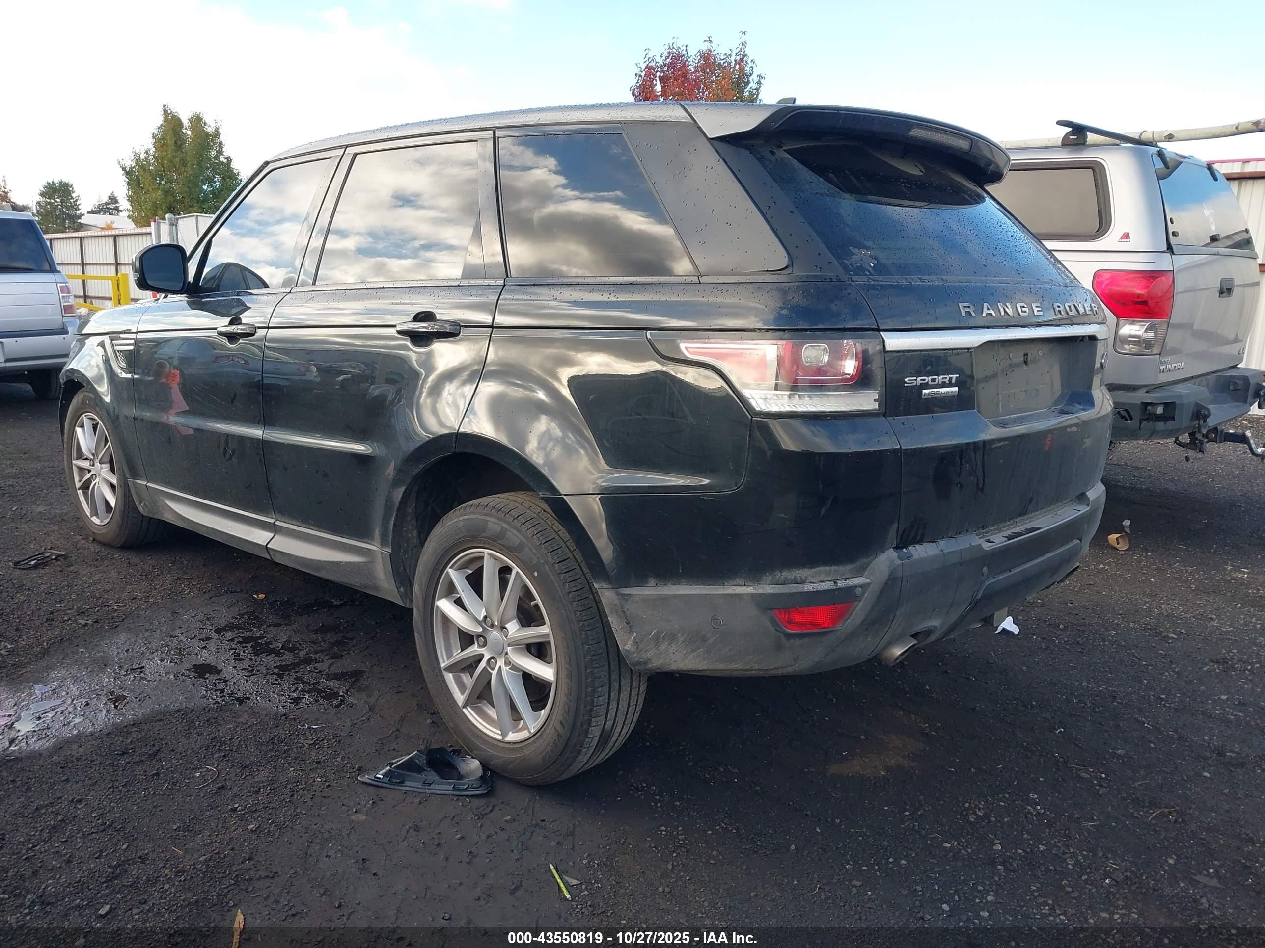 LAND ROVER image 3