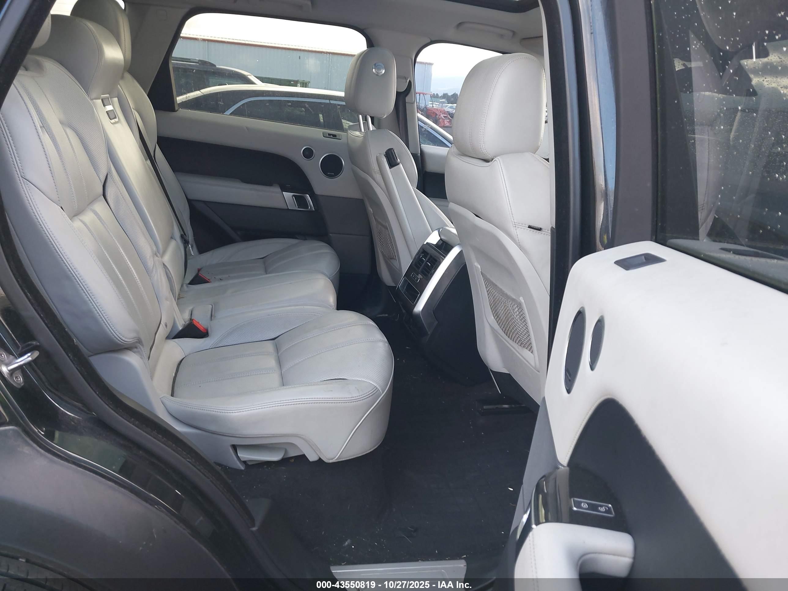 LAND ROVER image 8