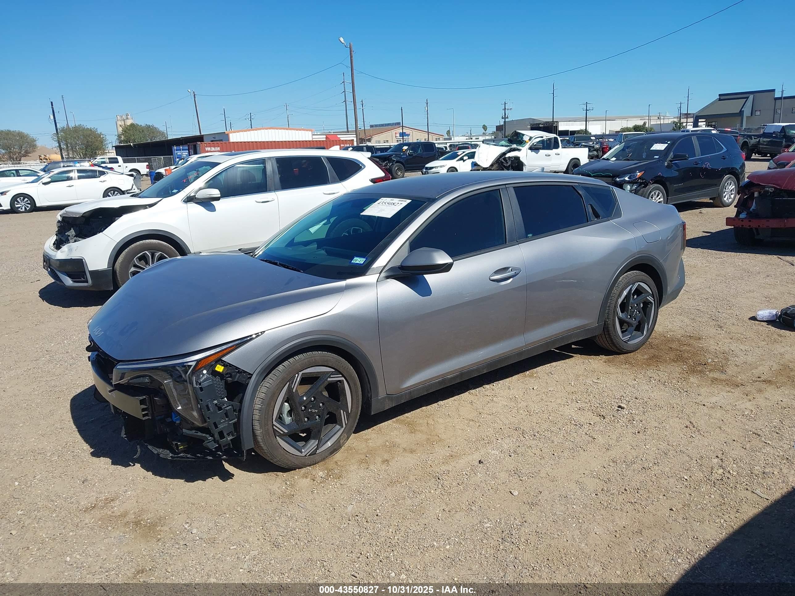 KIA K4 image 2
