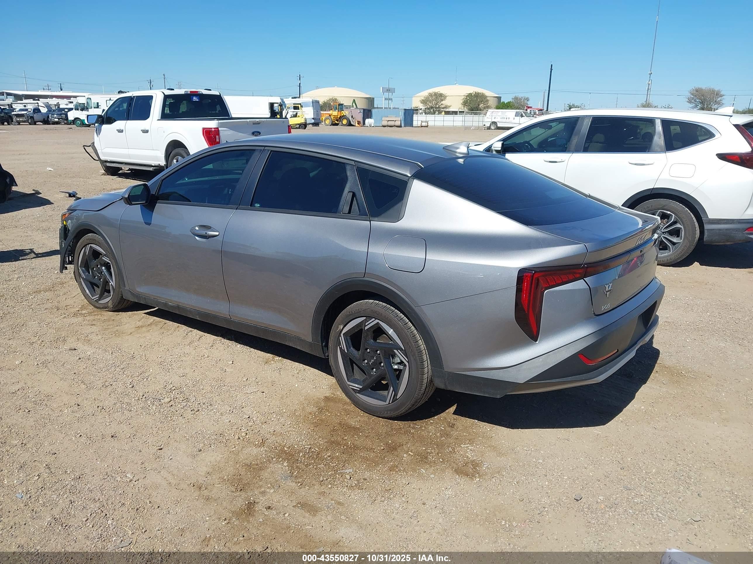 KIA K4 image 3