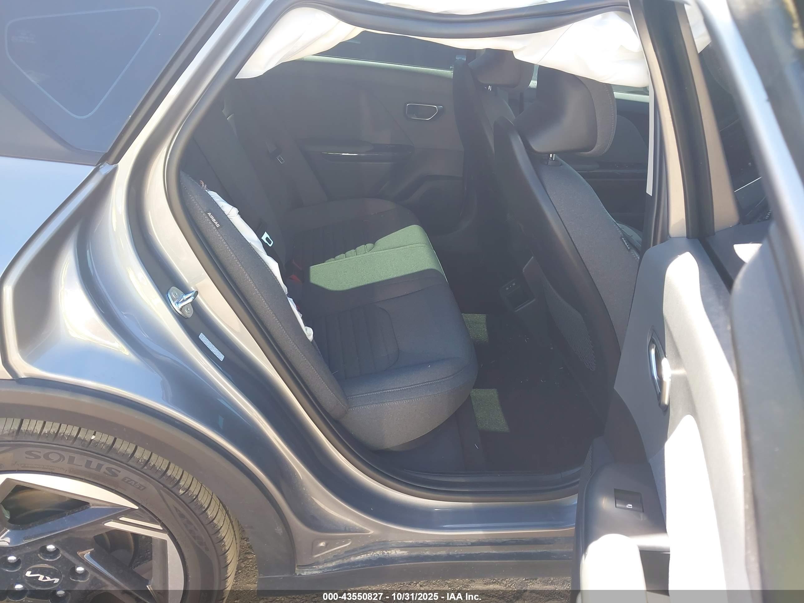 KIA K4 image 8