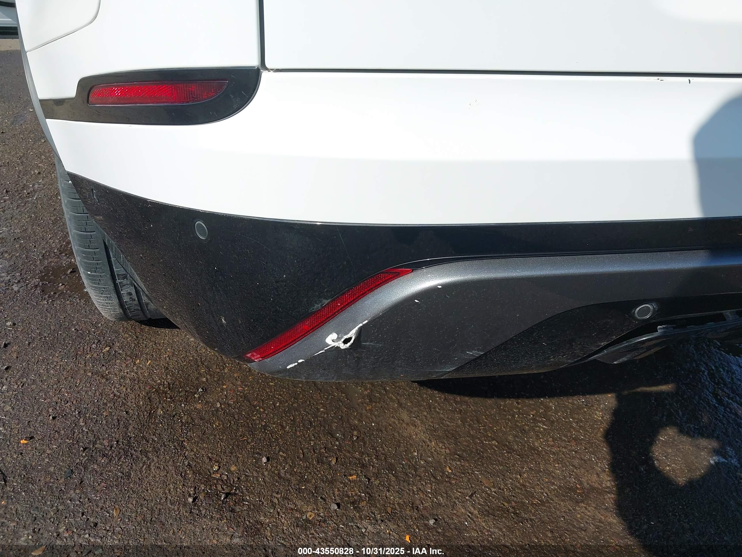 LAND ROVER image 6
