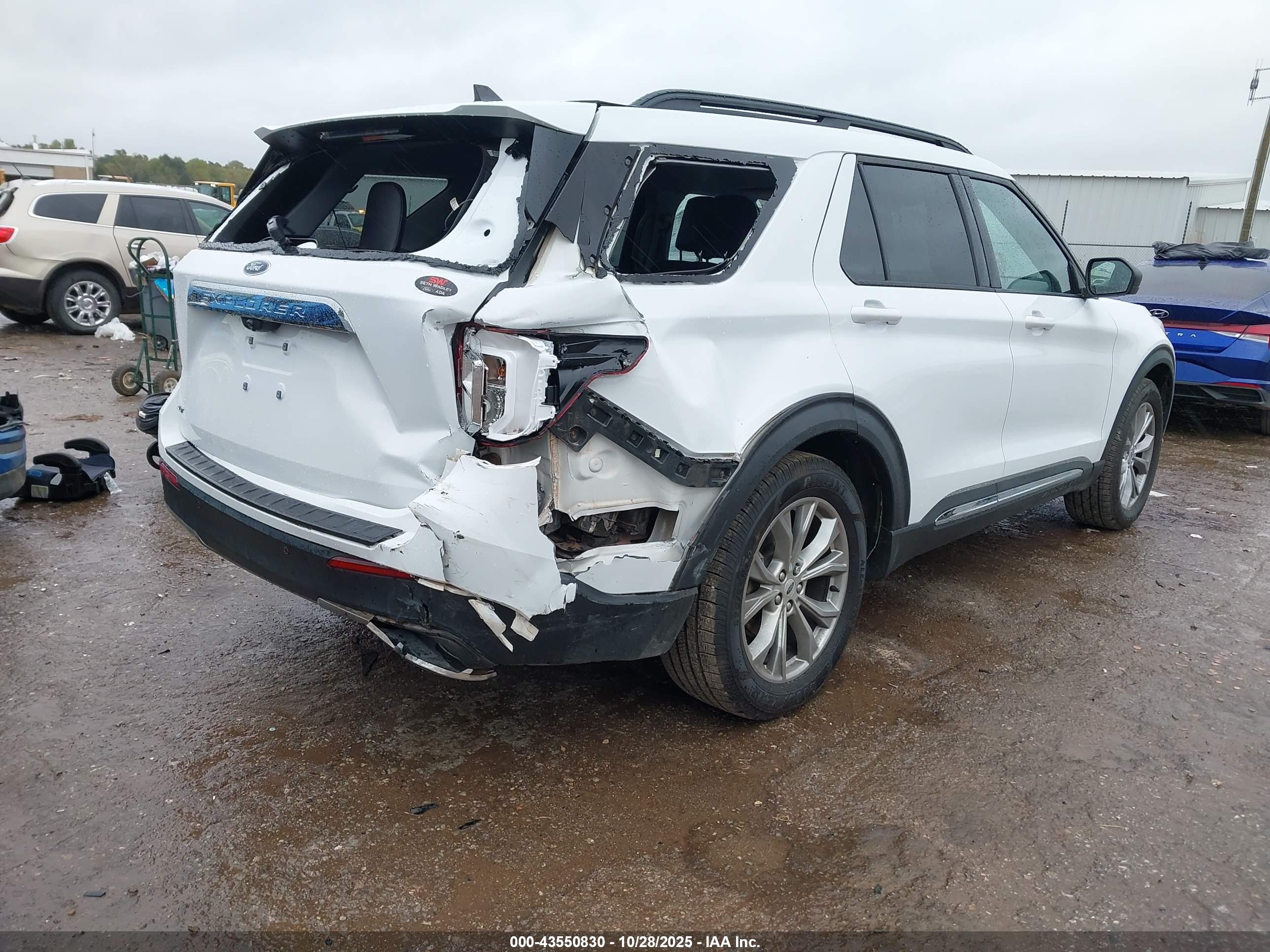 FORD EXPLORER image 4