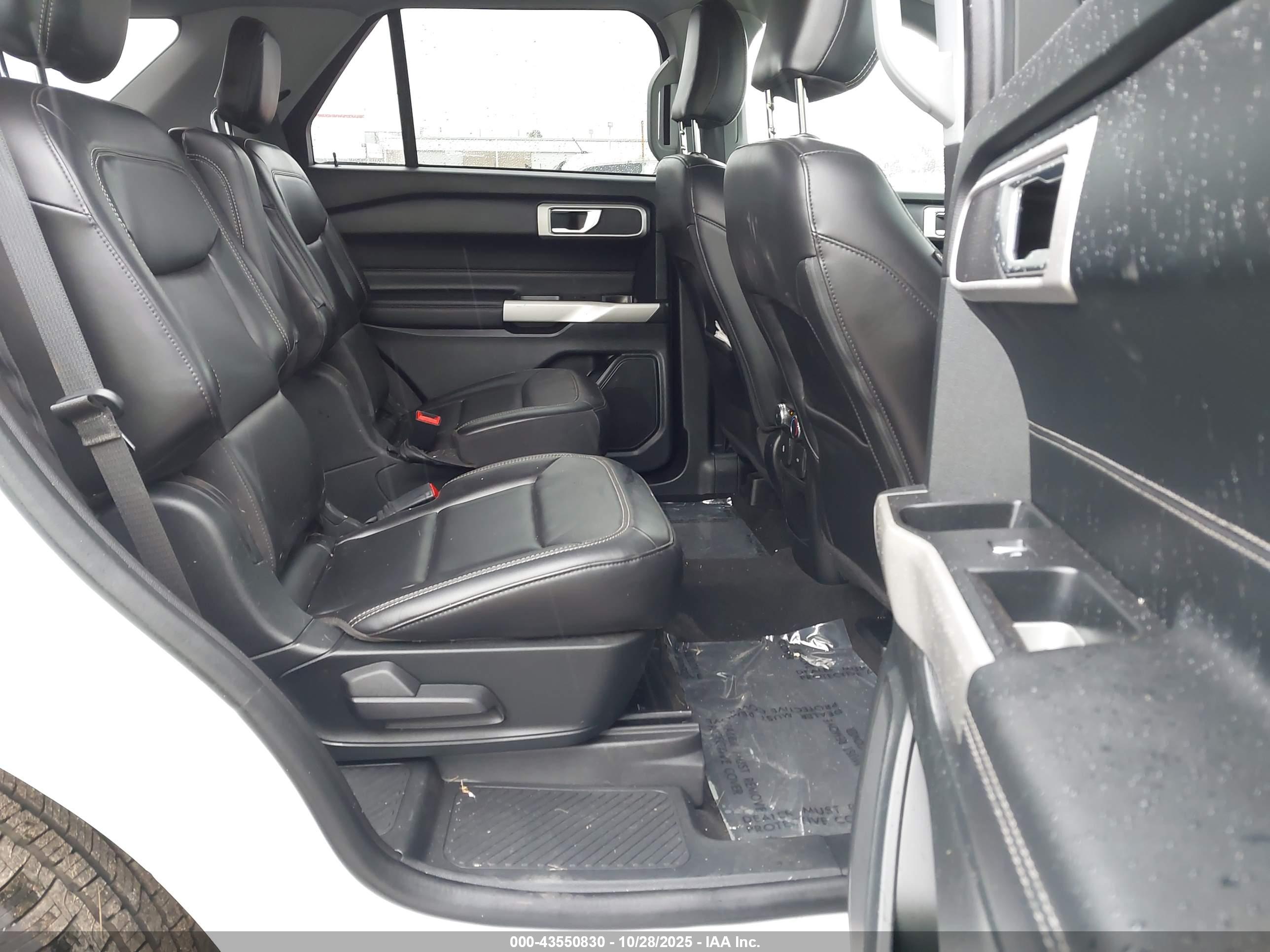 FORD EXPLORER image 8