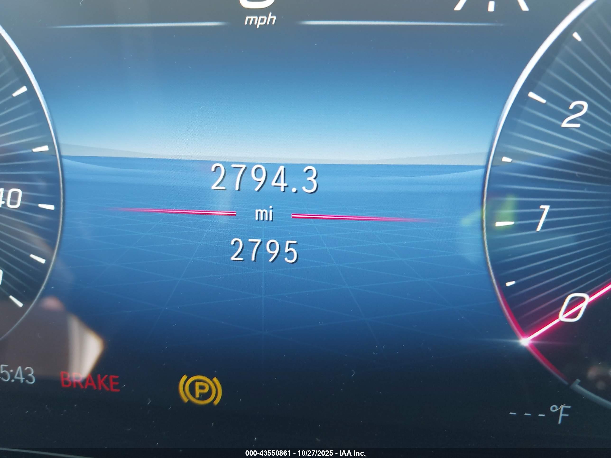 MERCEDES-BENZ CLA image 7