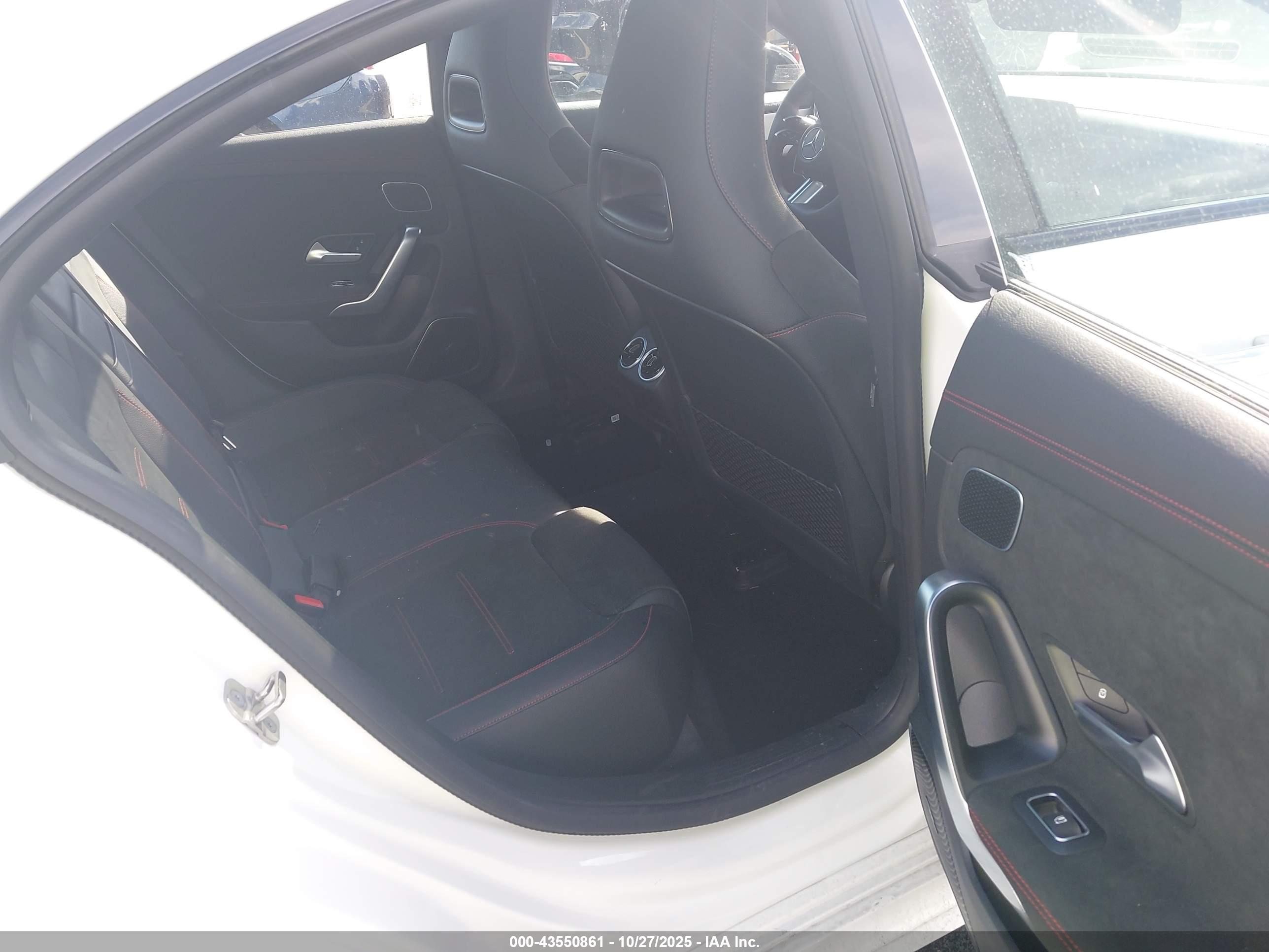 MERCEDES-BENZ CLA image 8