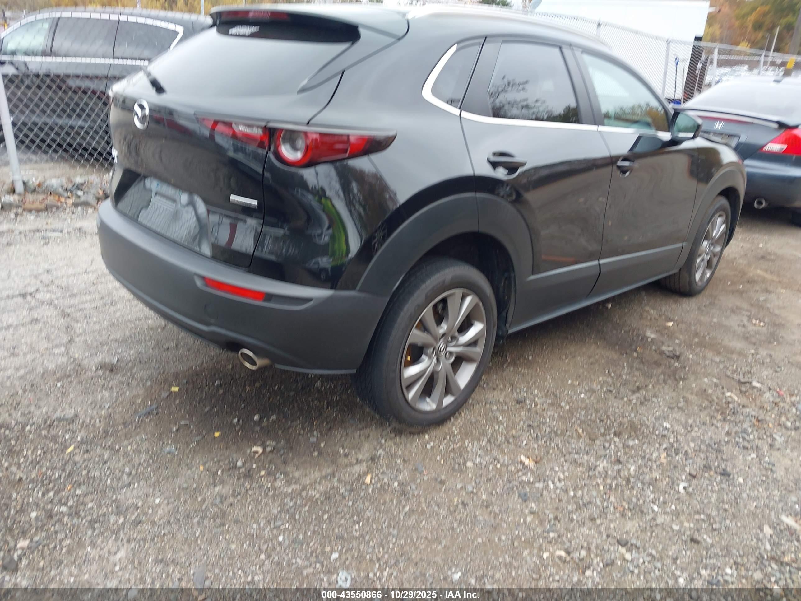 MAZDA CX-30 image 4