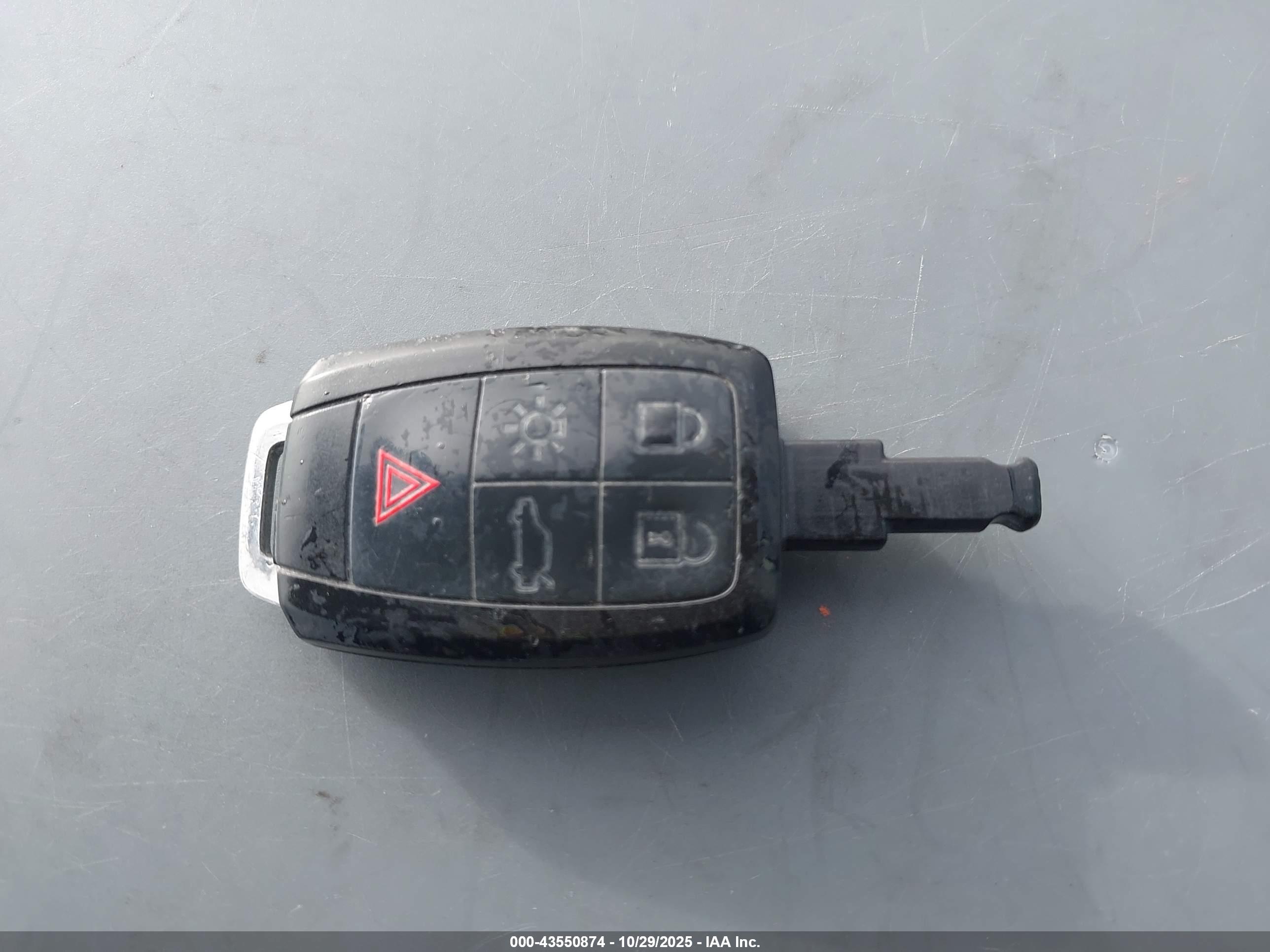 VOLVO S40 image 11