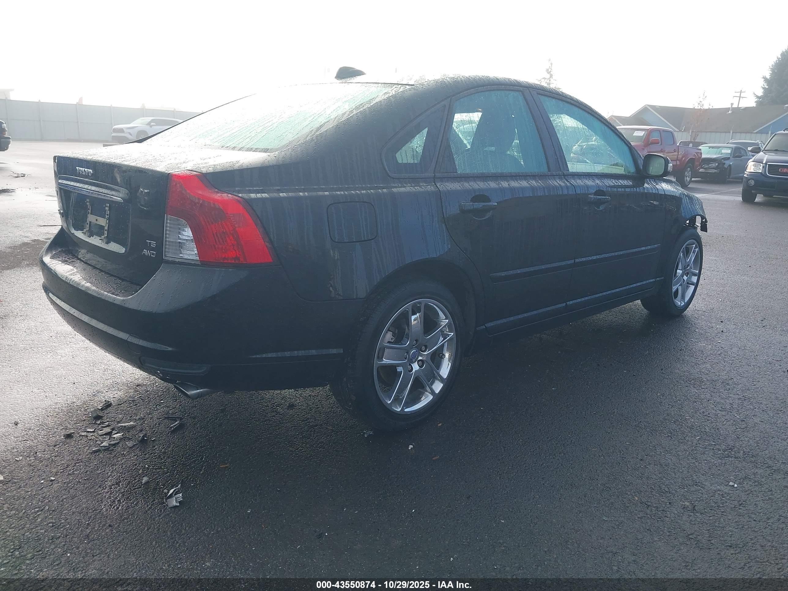 VOLVO S40 image 4