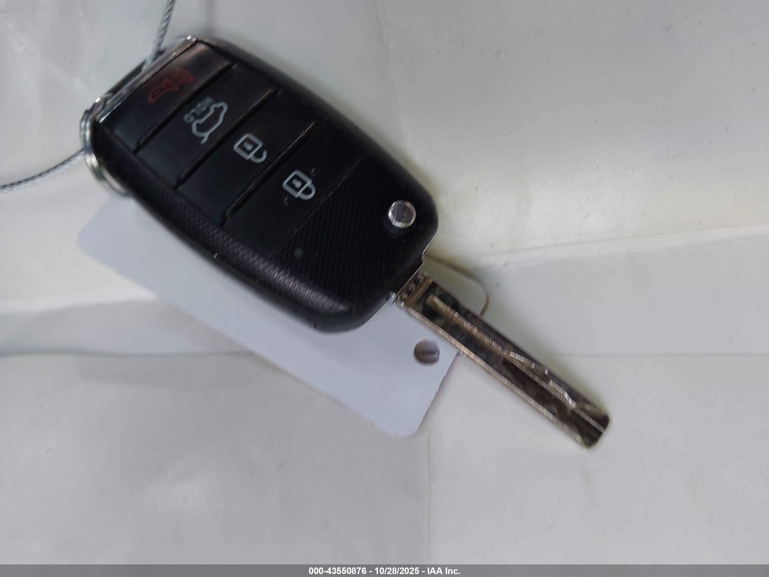 KIA SPORTAGE image 11
