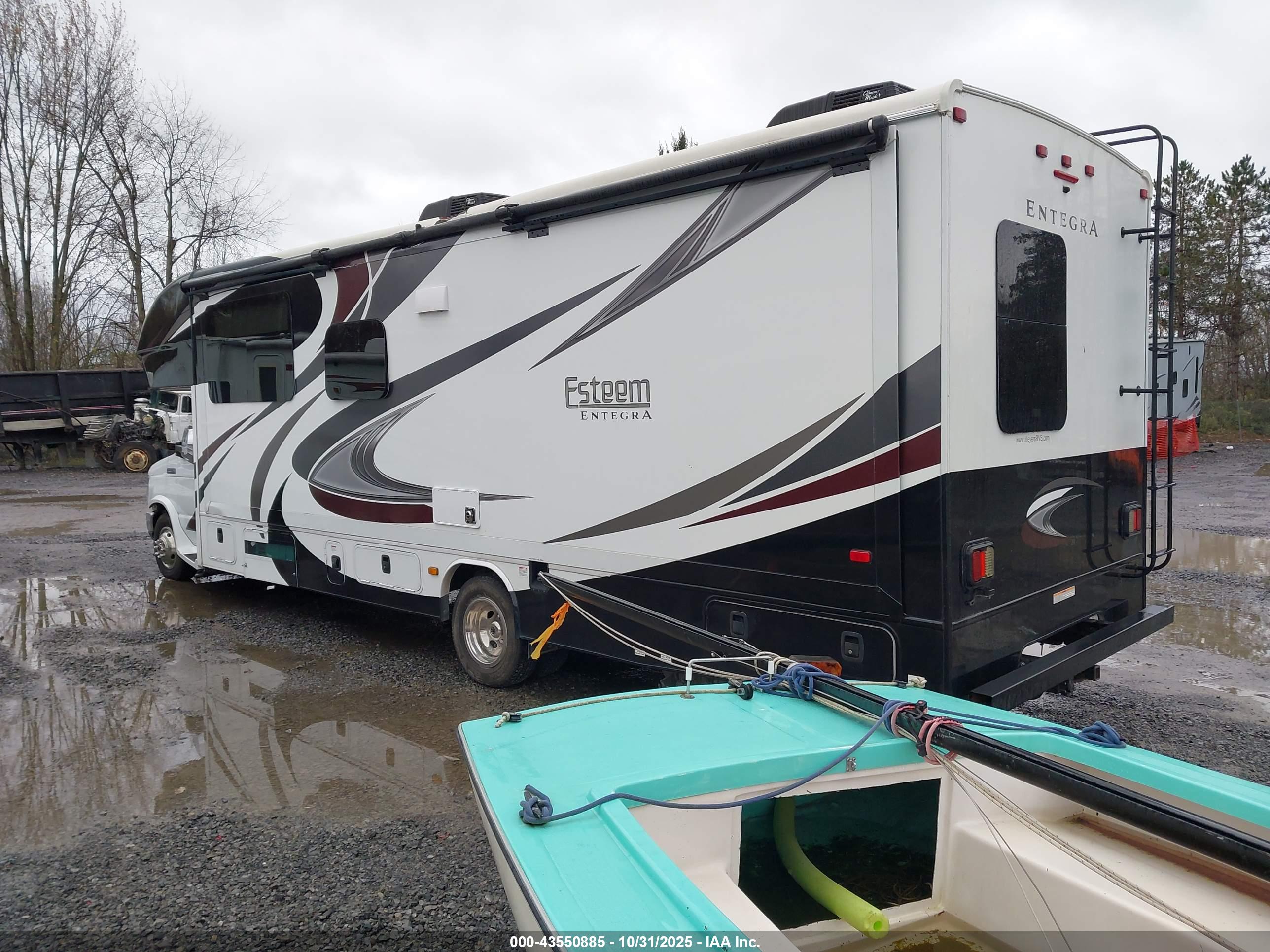 FORD E-450 image 3