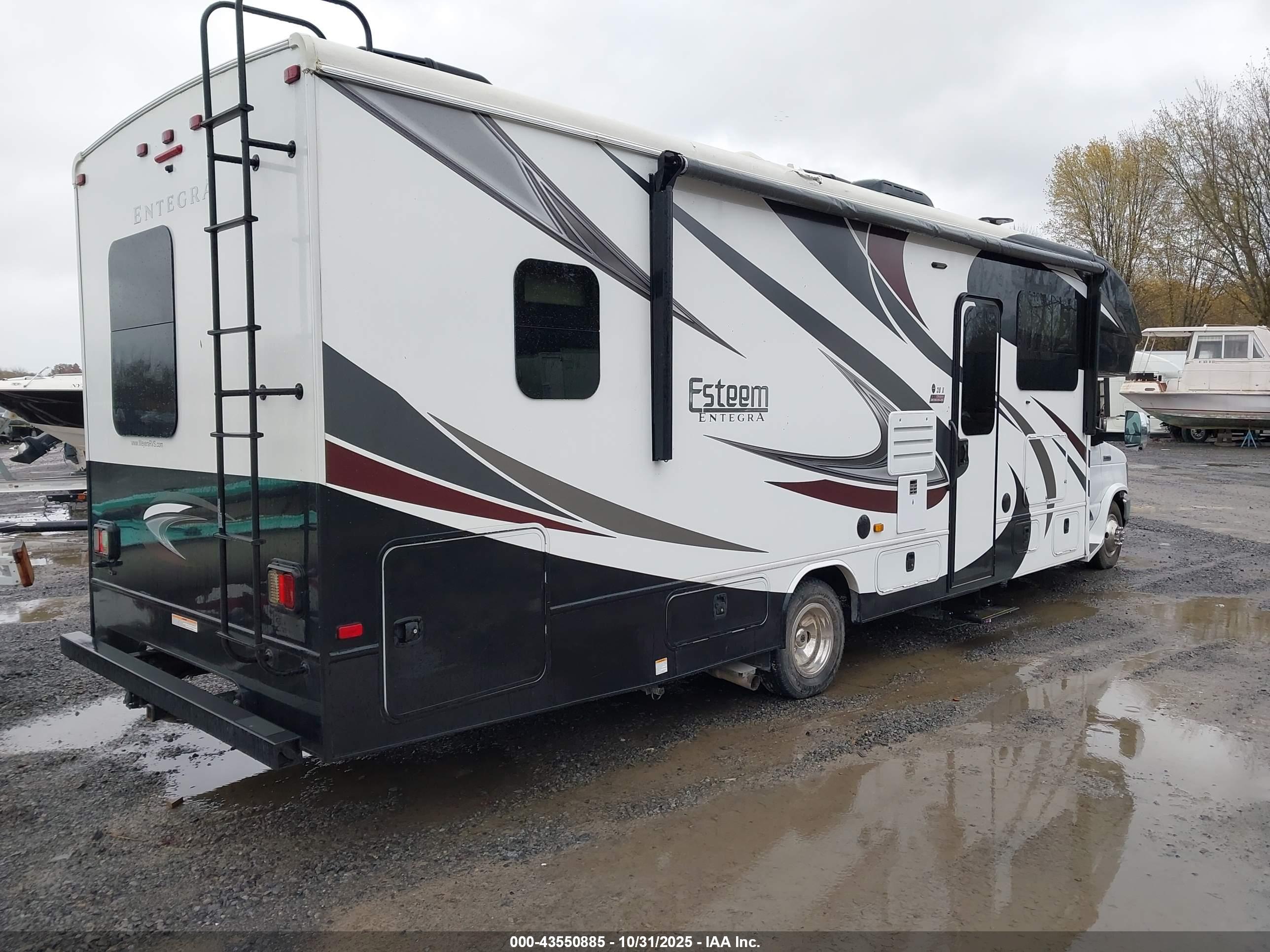 FORD E-450 image 4