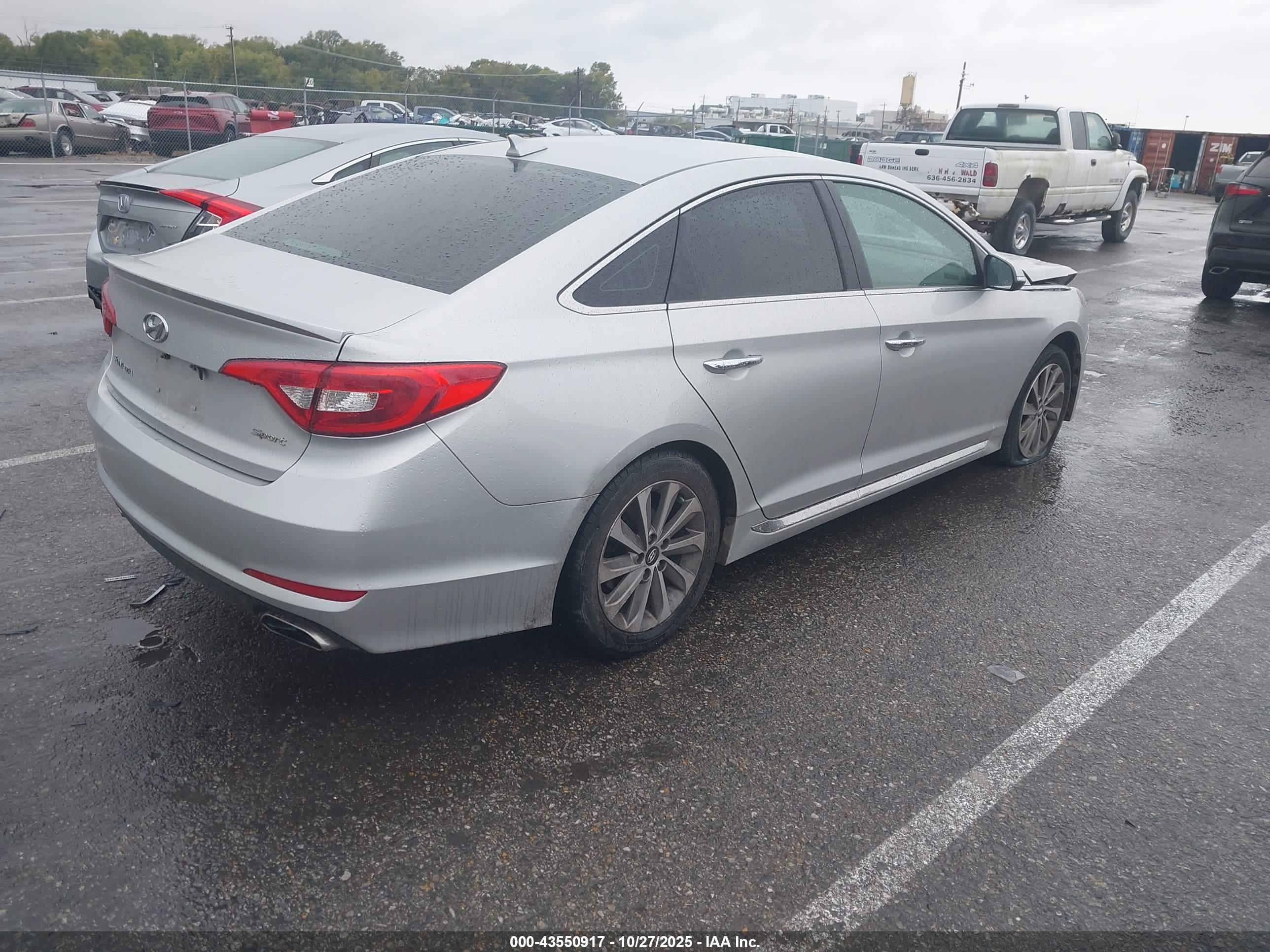 HYUNDAI SONATA image 4