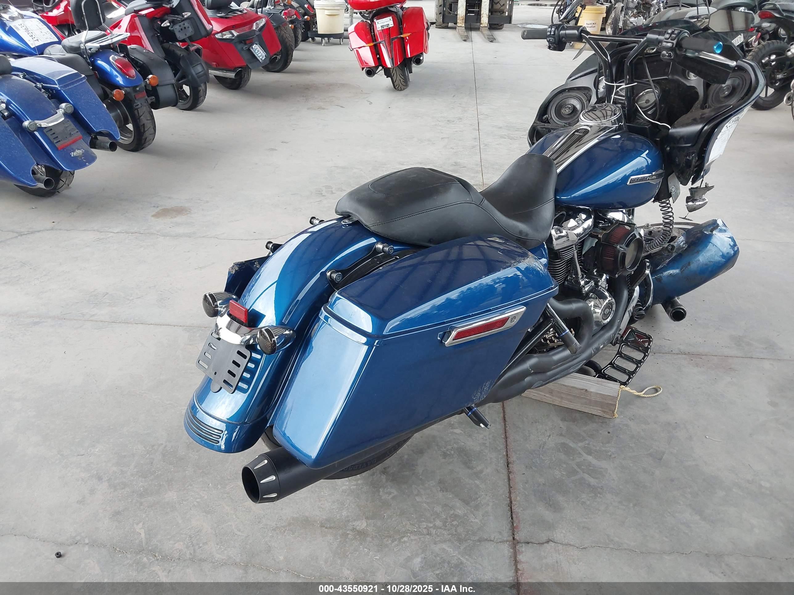 HARLEY-DAVIDSON FLTRX image 4