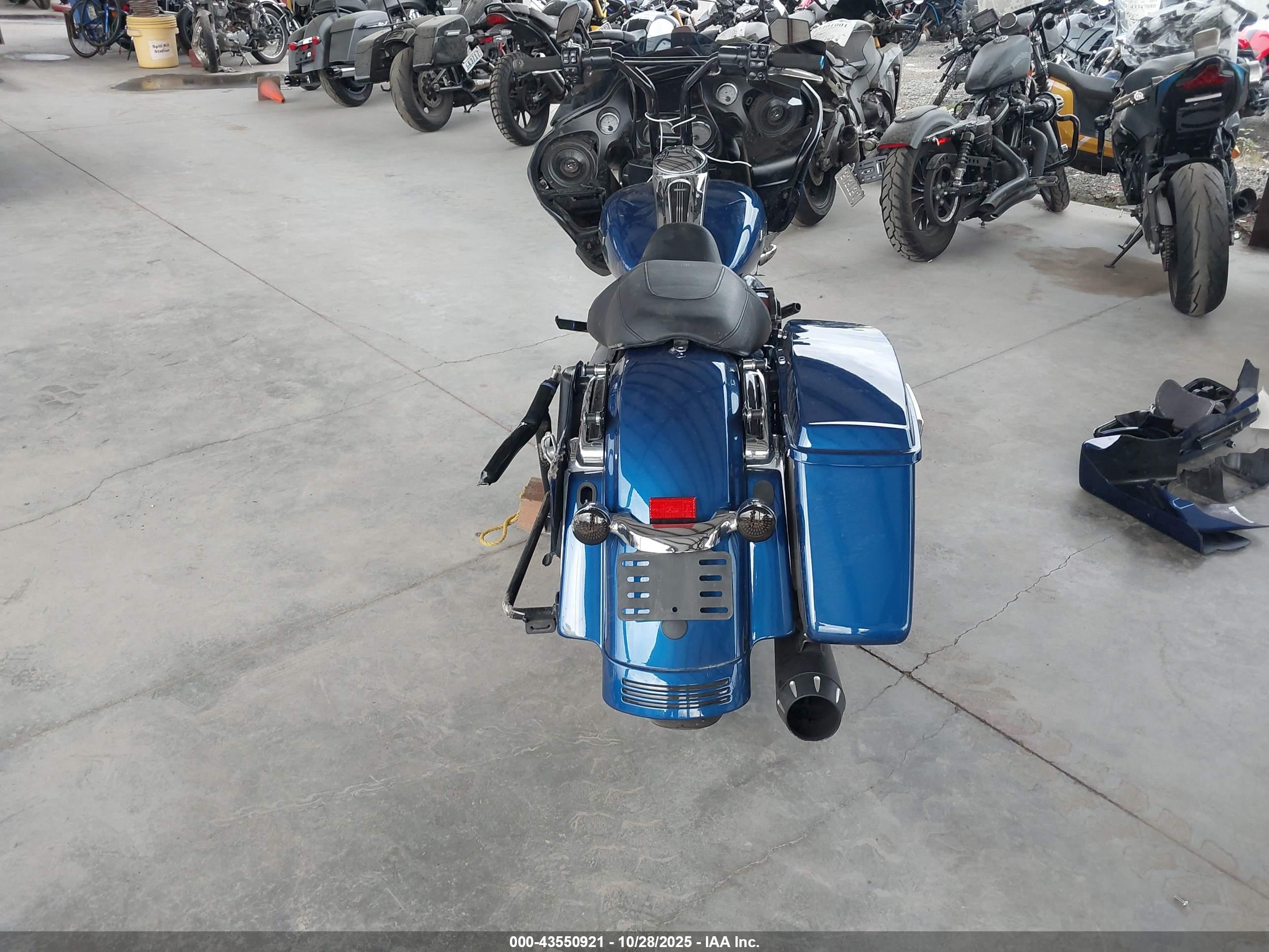 HARLEY-DAVIDSON FLTRX image 6