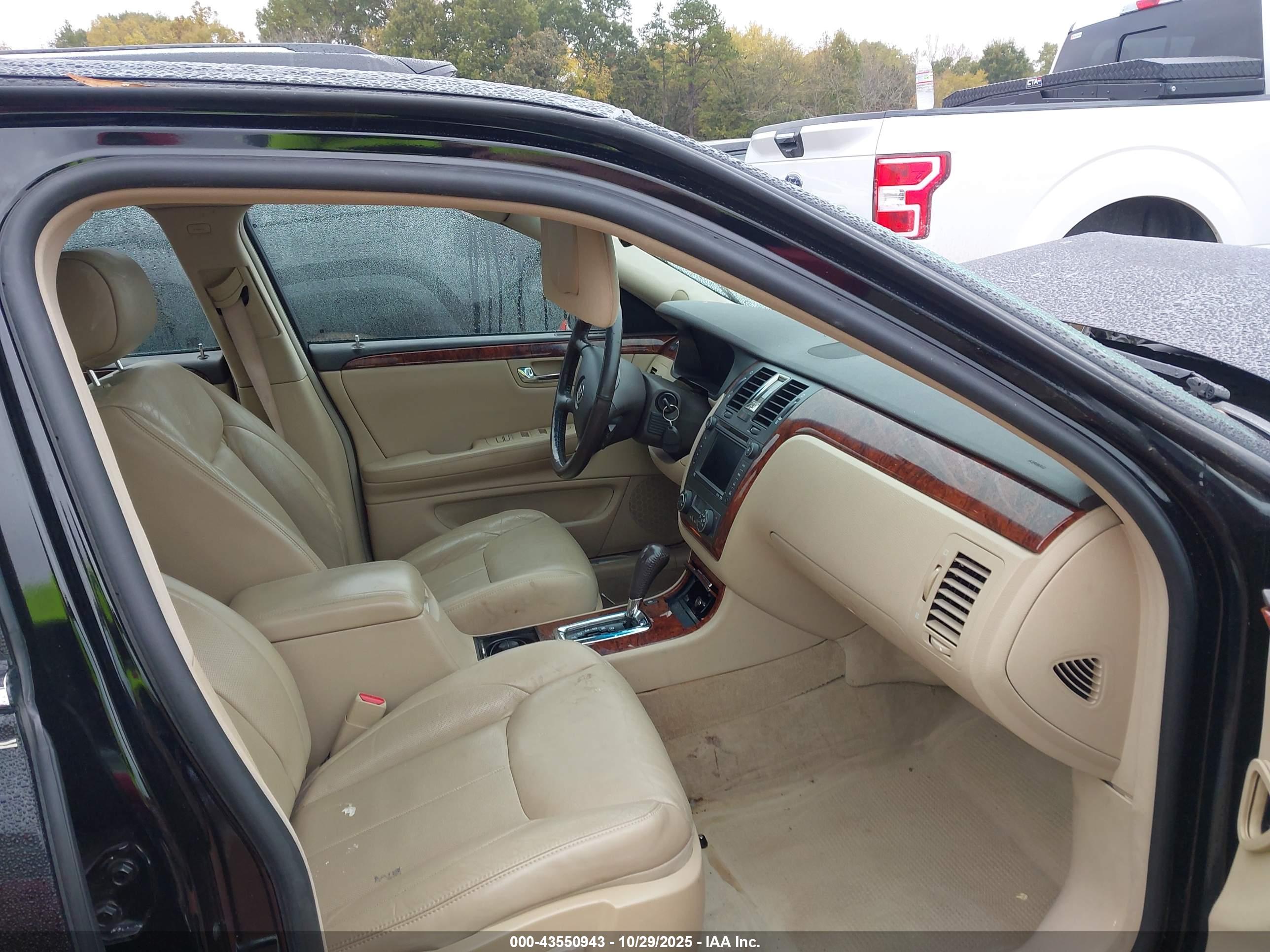 CADILLAC DTS image 5
