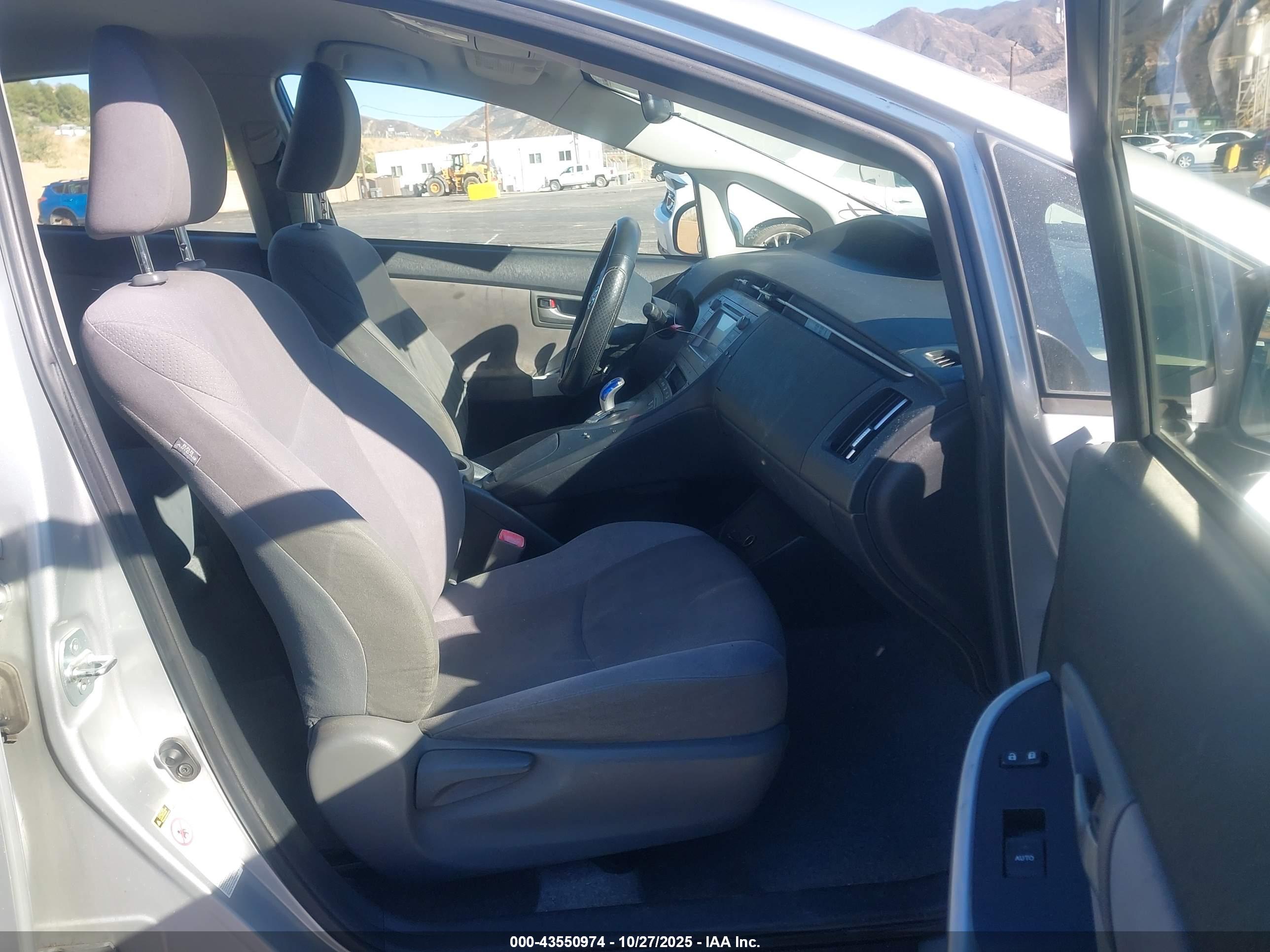 TOYOTA PRIUS image 5
