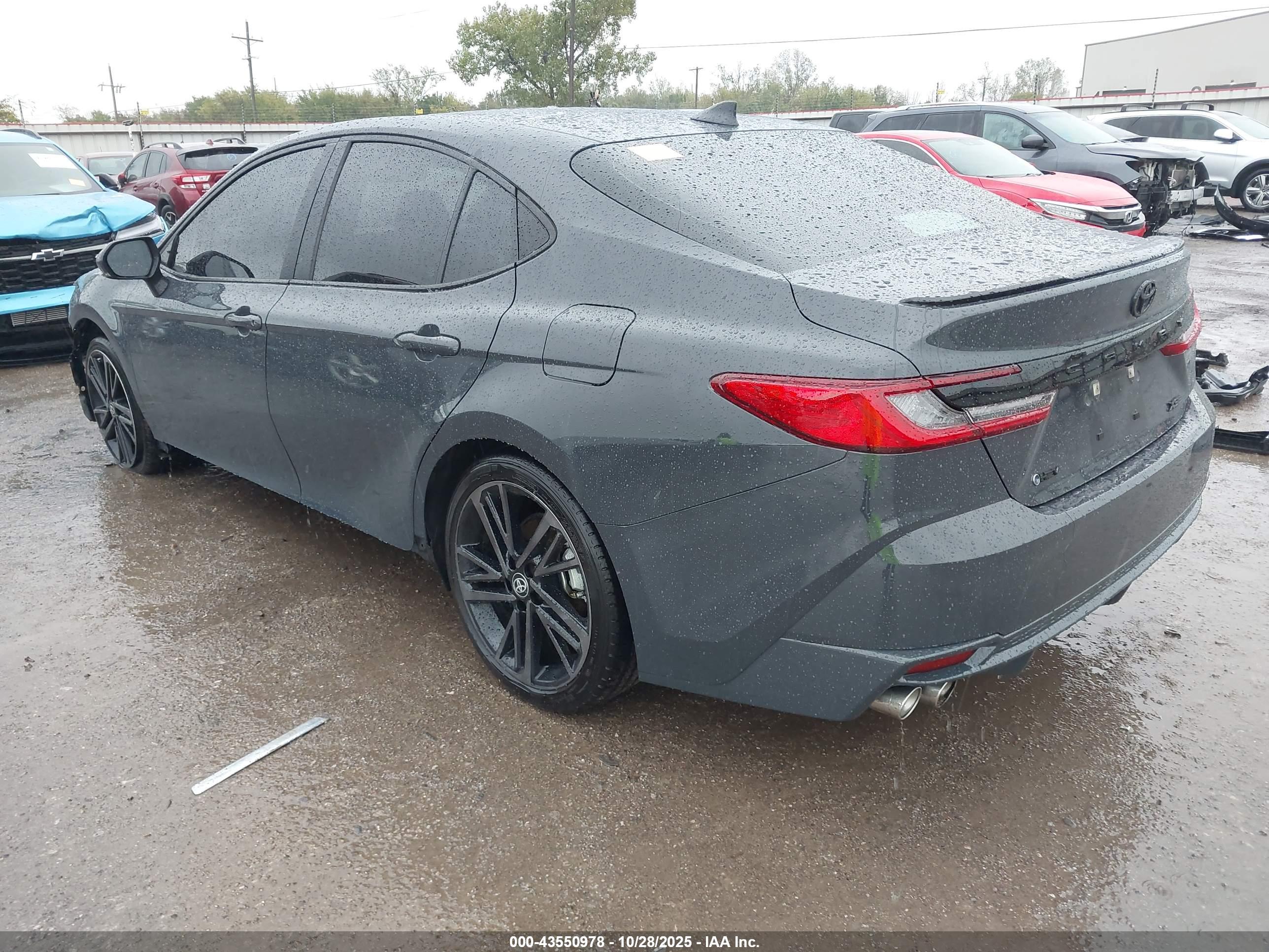TOYOTA CAMRY image 3