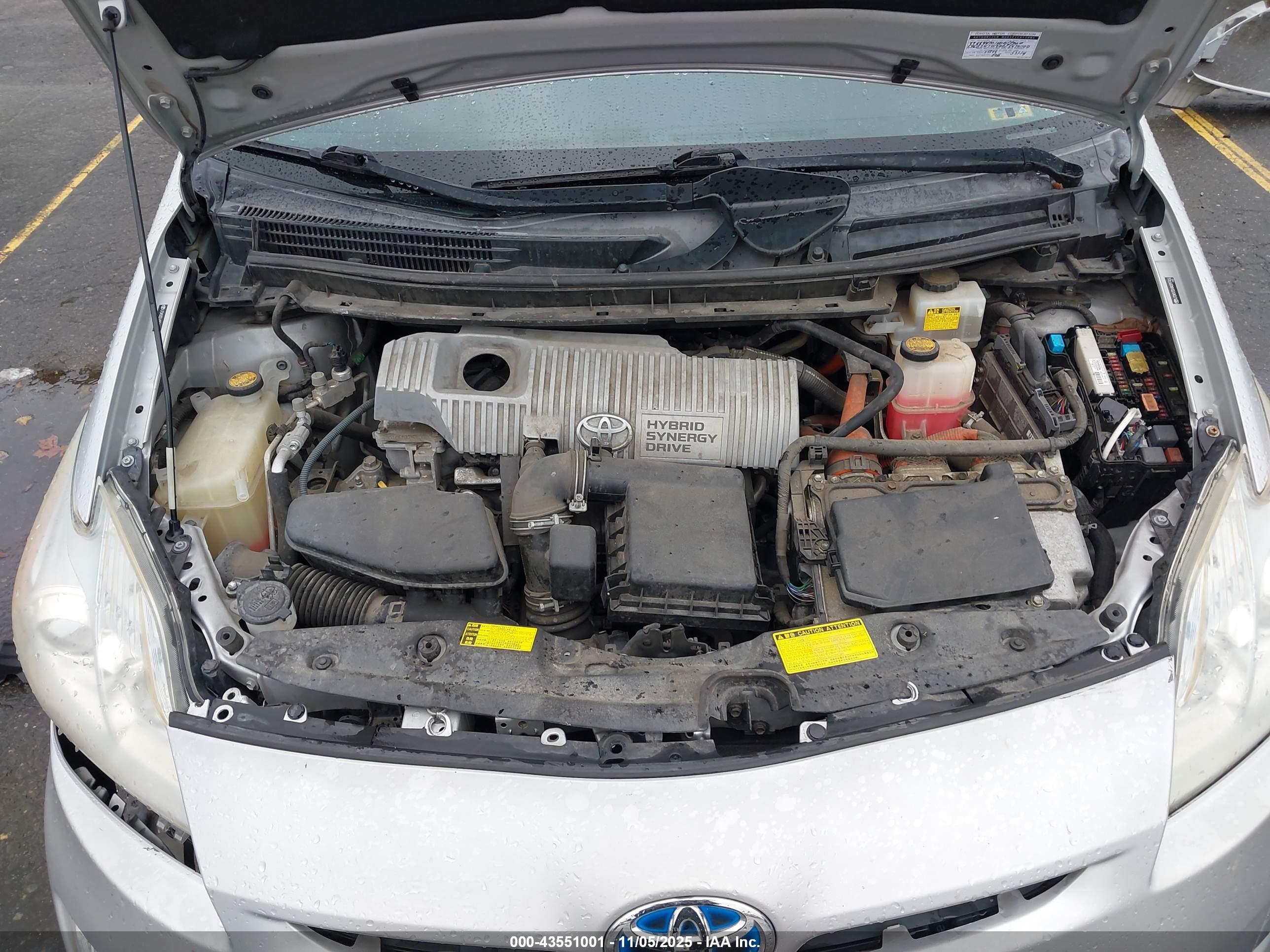 TOYOTA PRIUS image 10