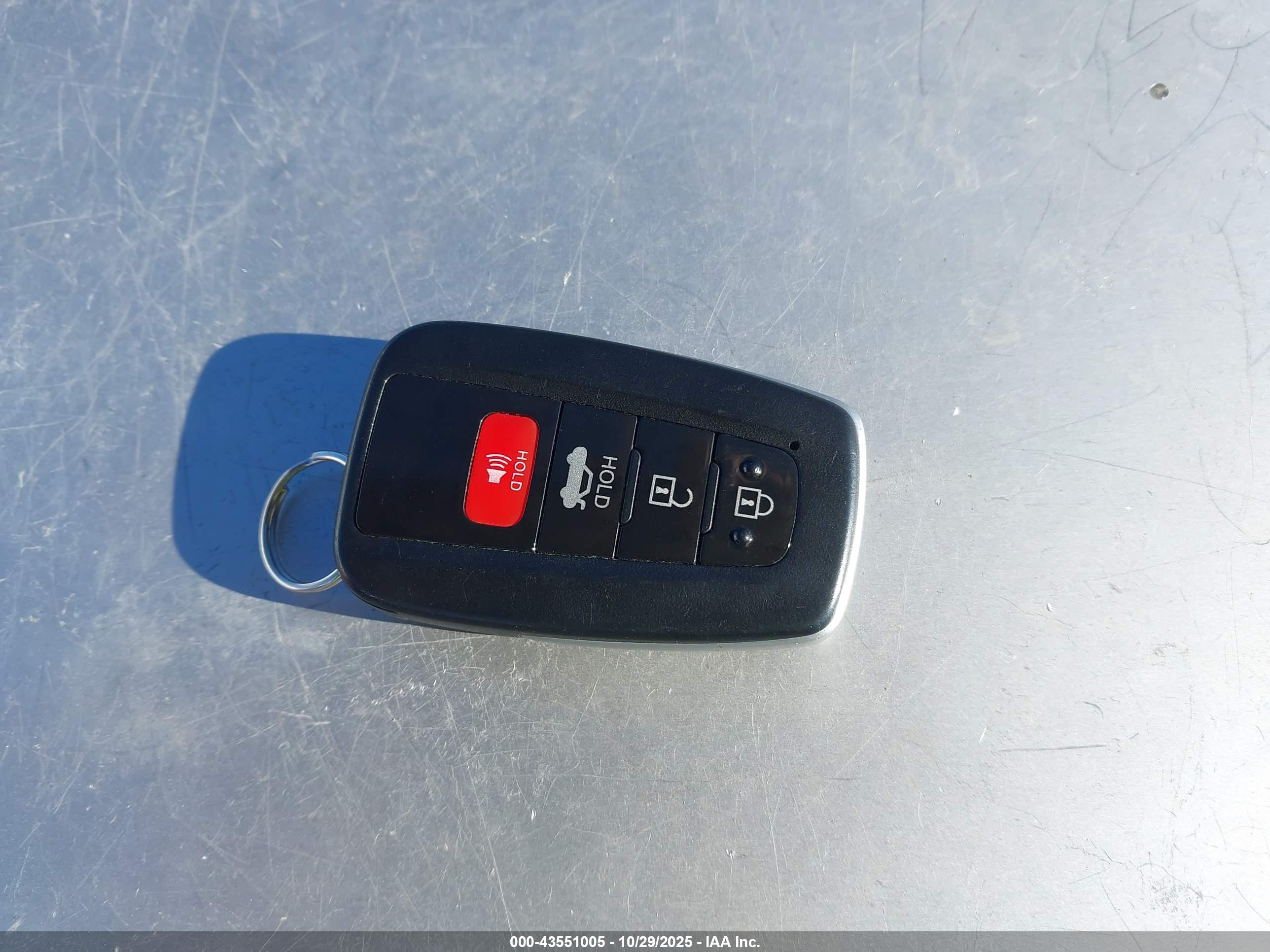 TOYOTA CAMRY image 11