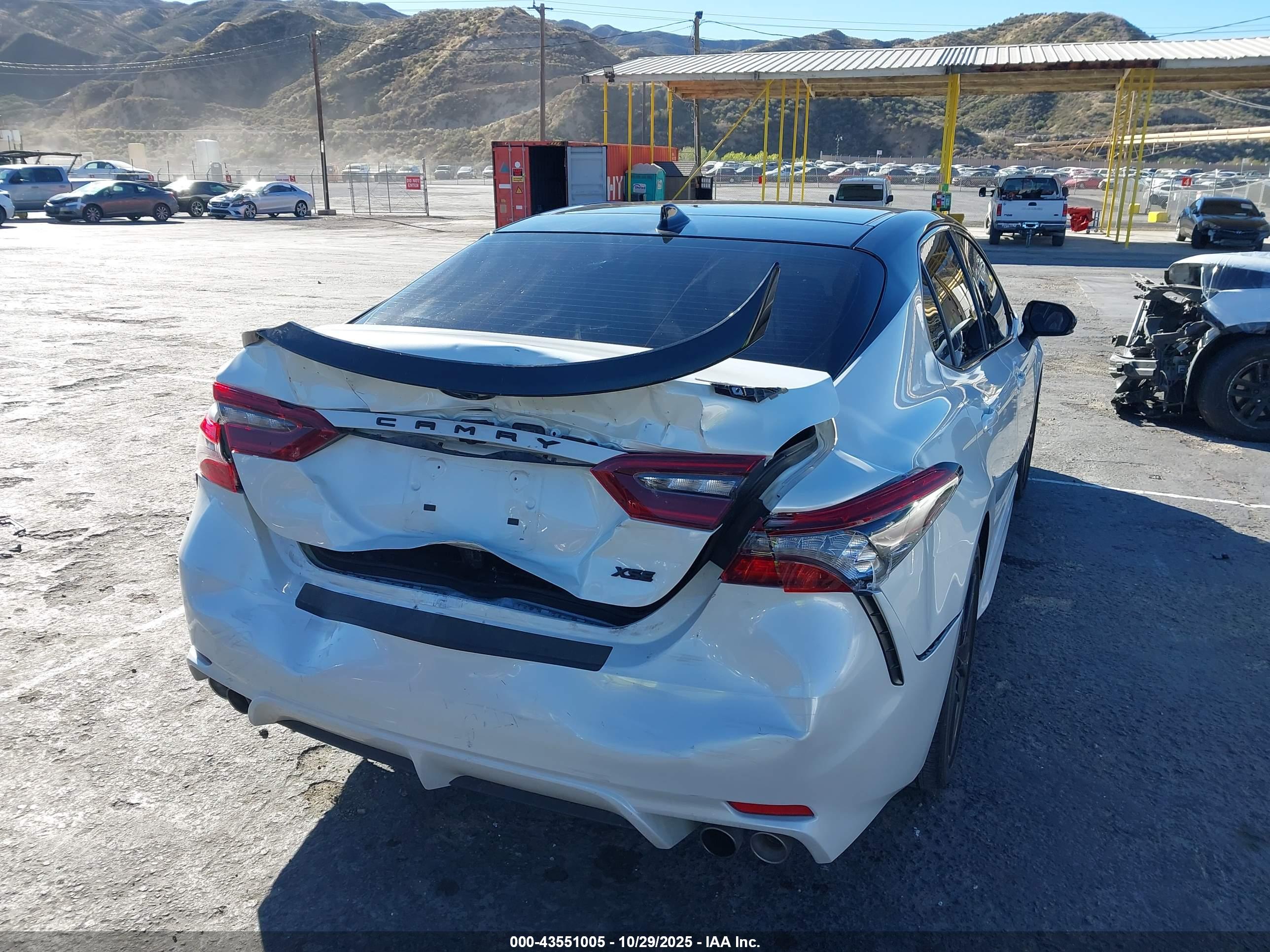 TOYOTA CAMRY image 4