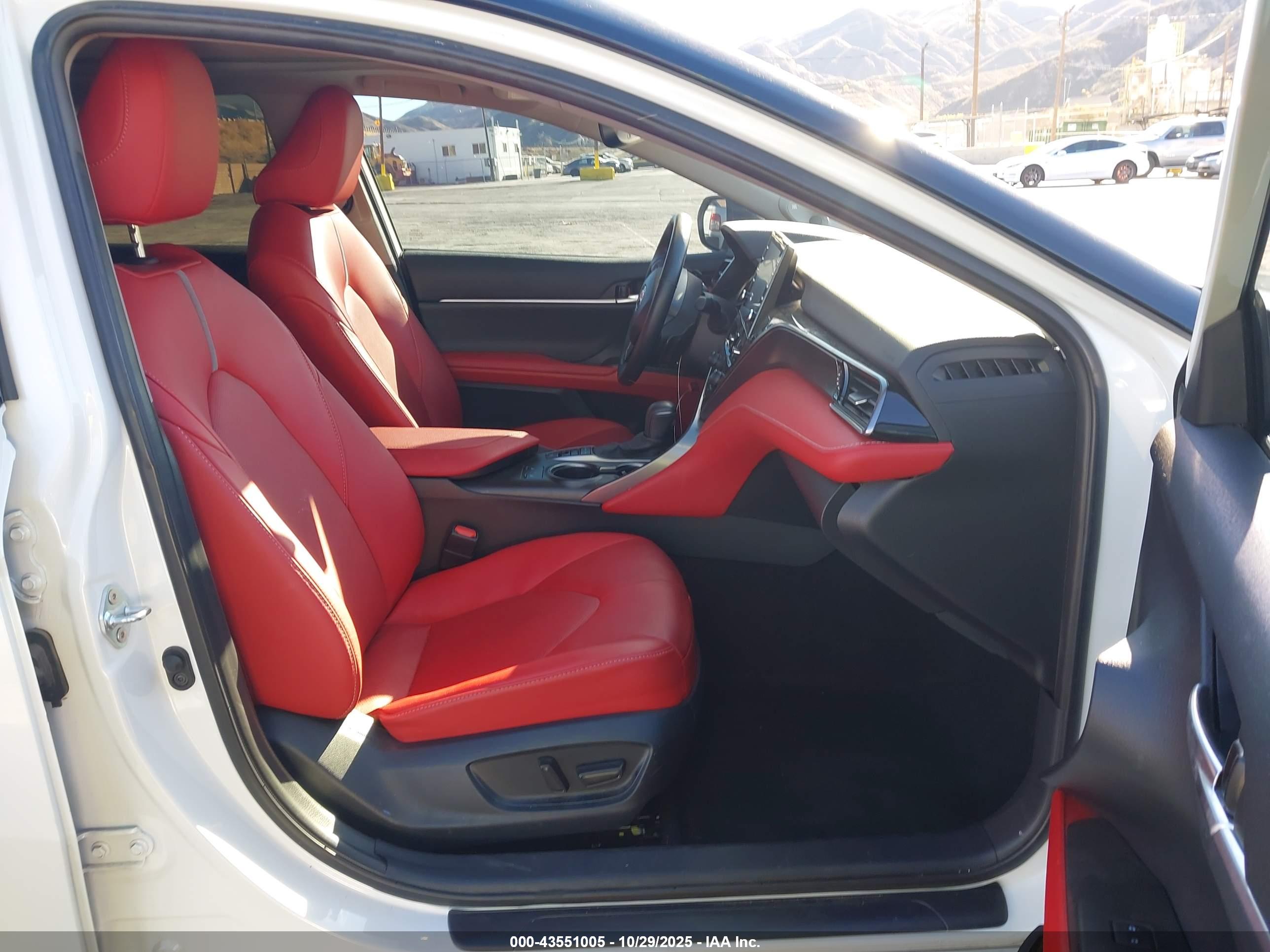 TOYOTA CAMRY image 5
