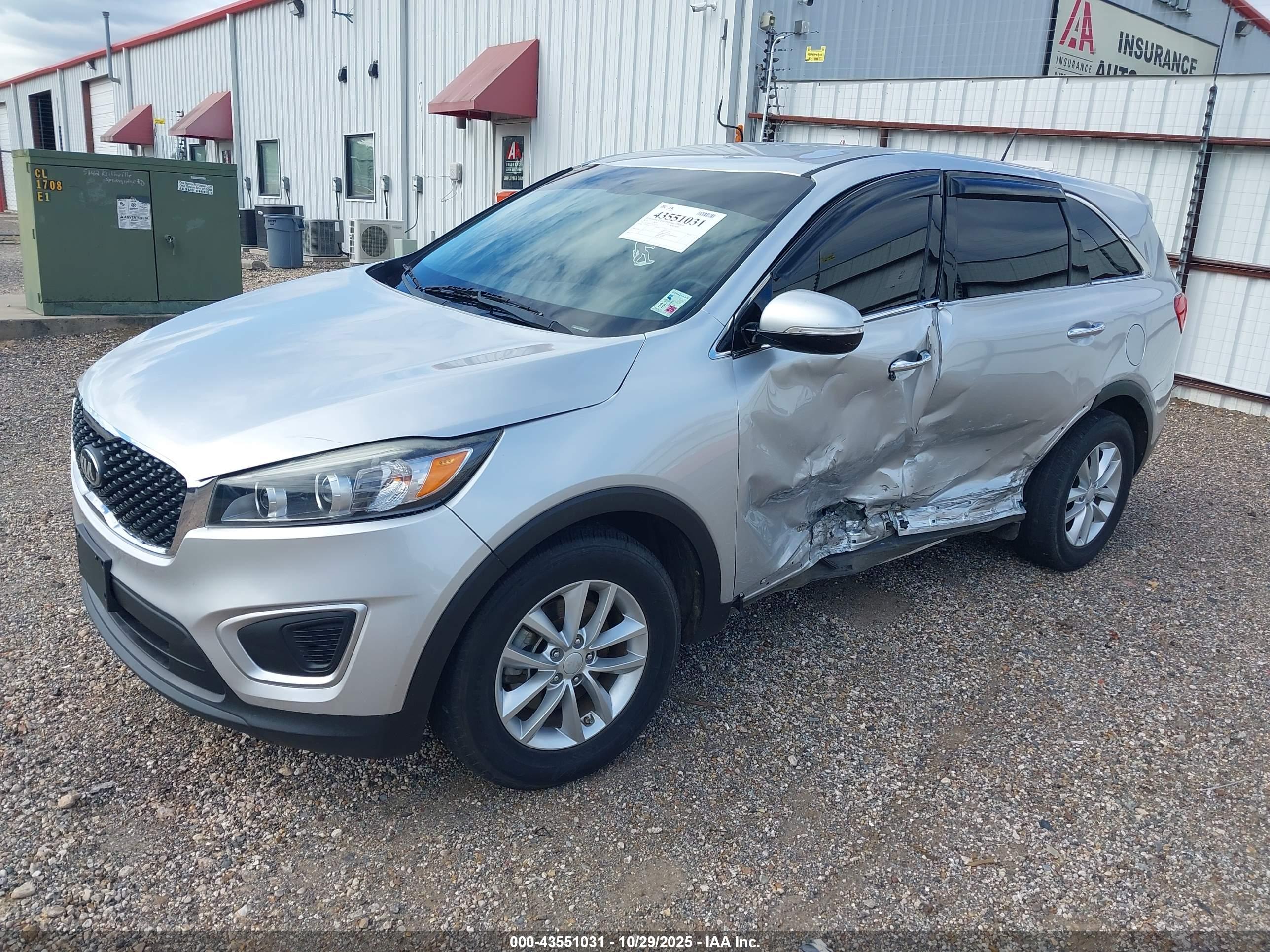 KIA SORENTO image 2