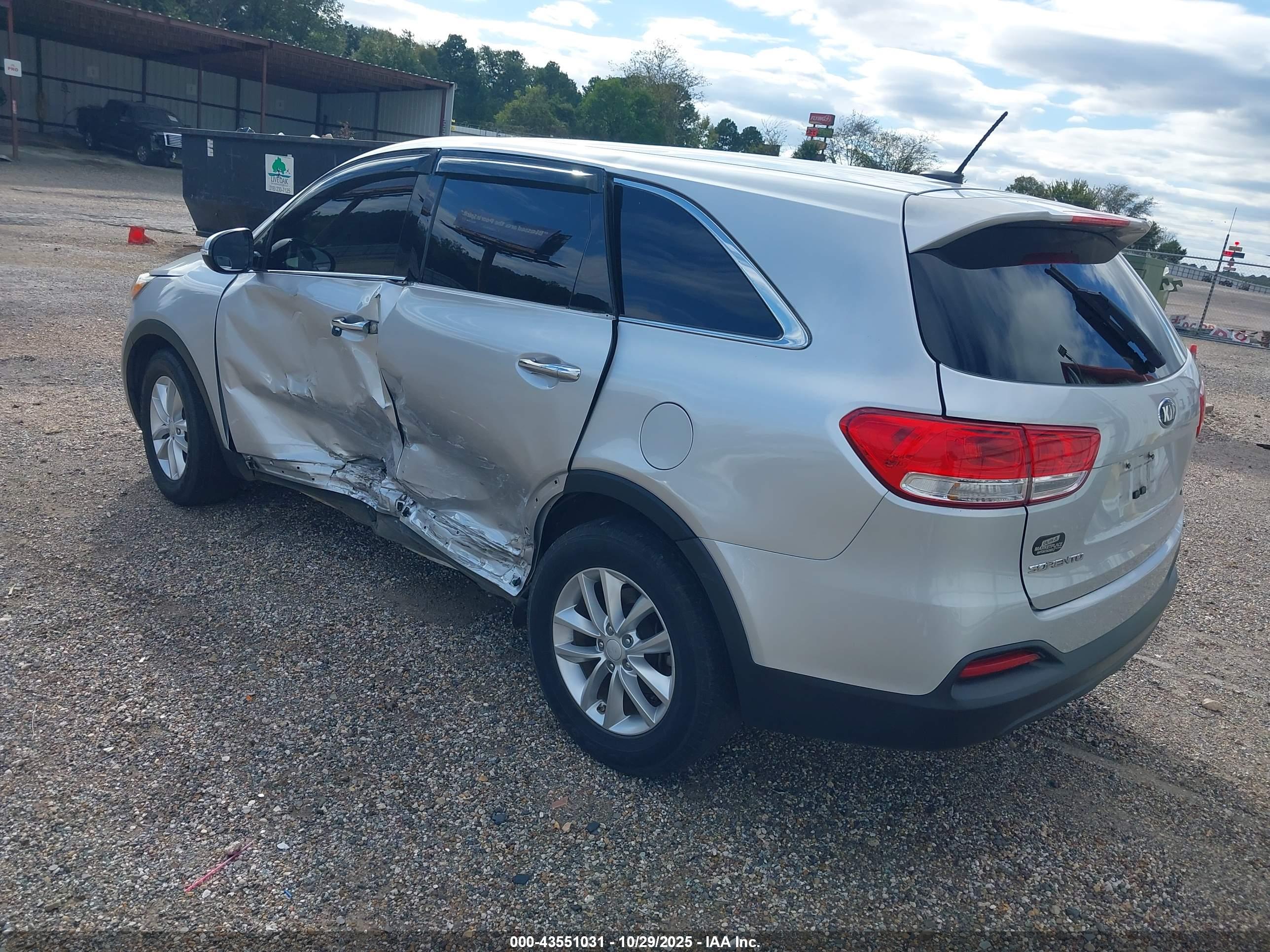 KIA SORENTO image 3