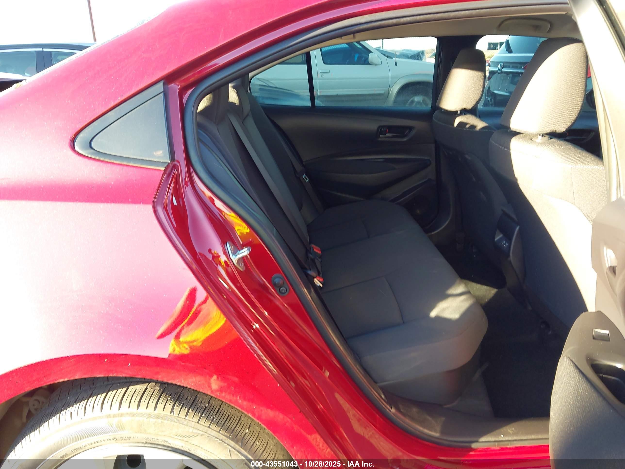 TOYOTA COROLLA image 8