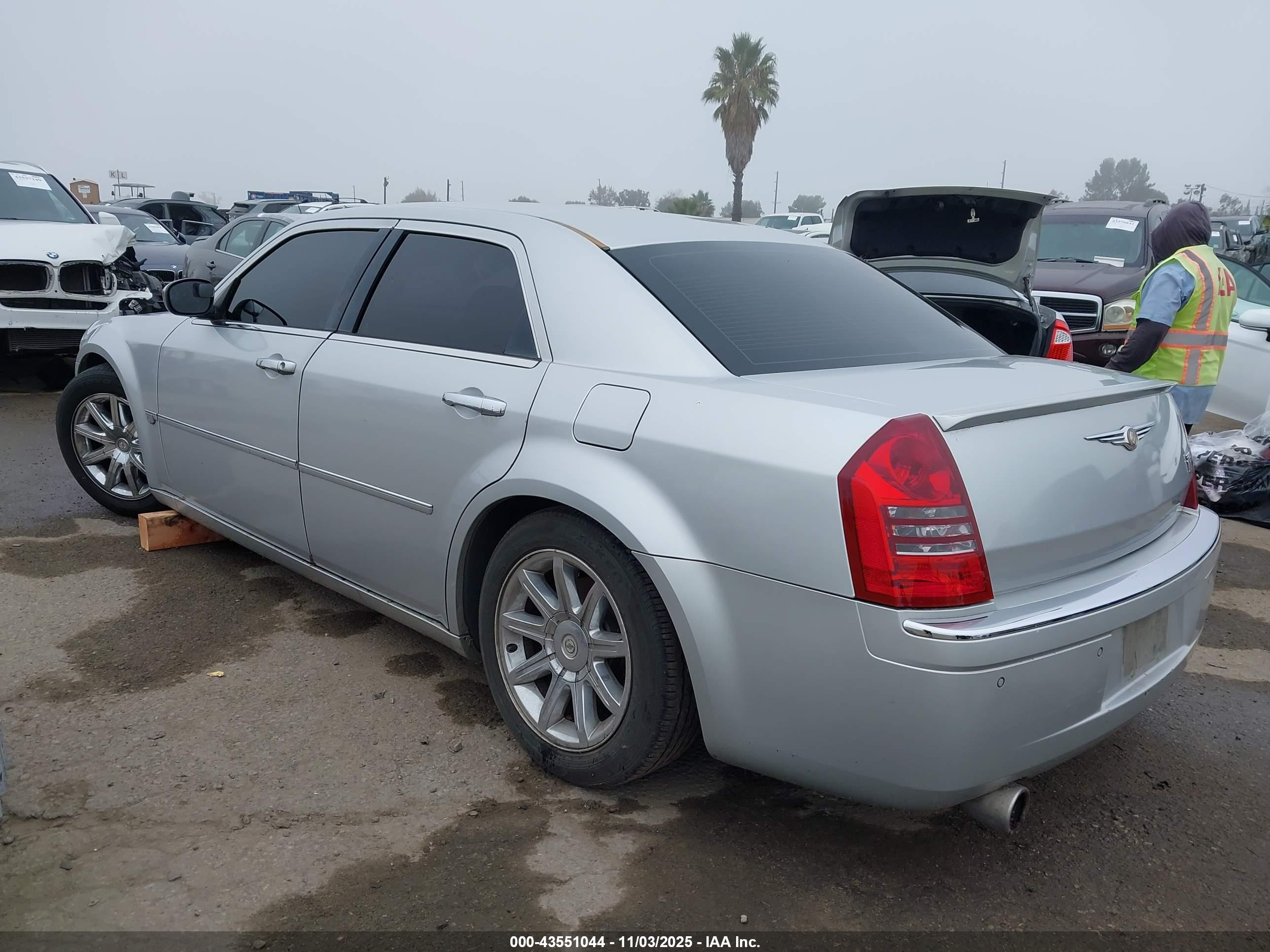 CHRYSLER 300C image 3