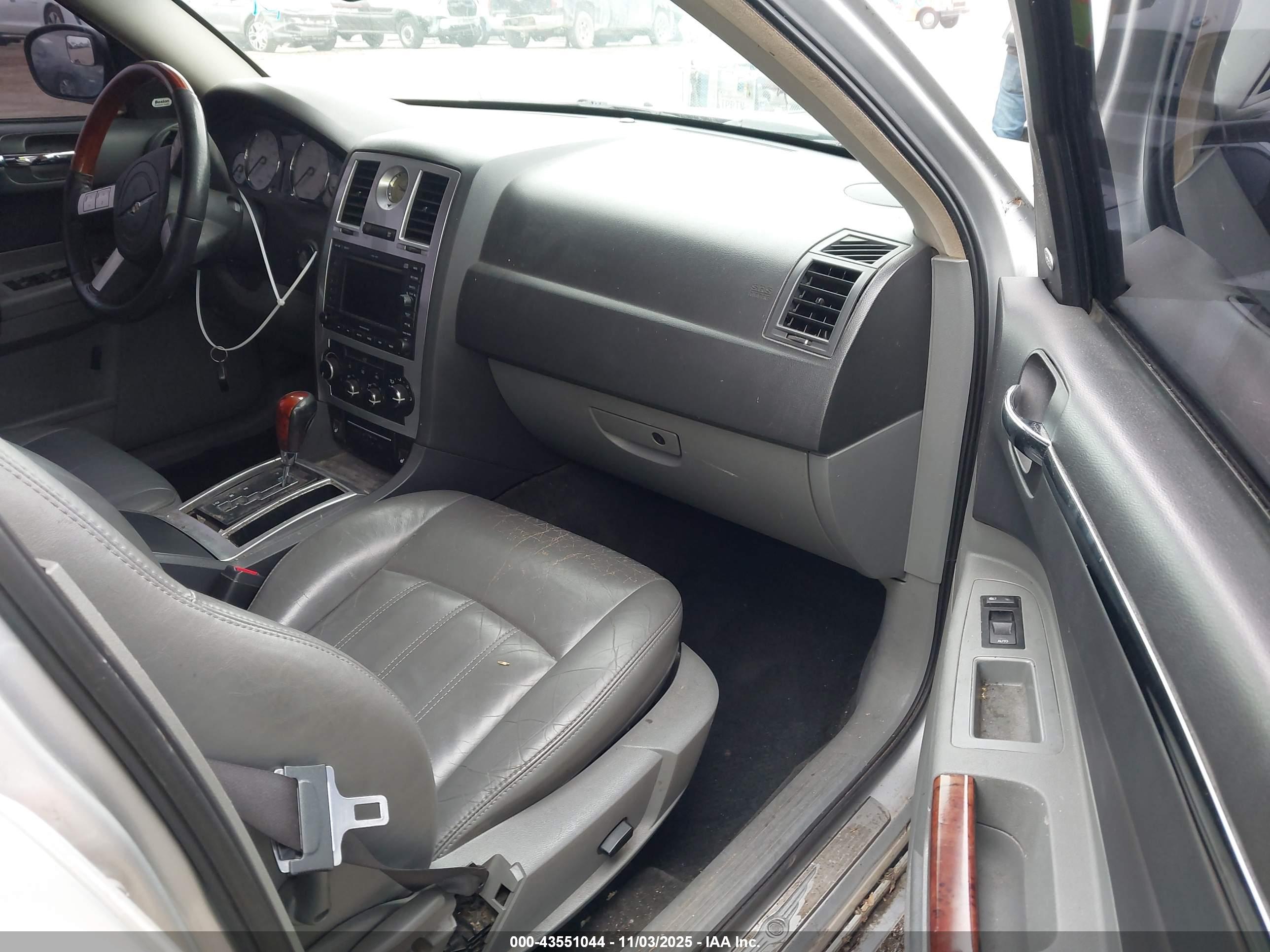 CHRYSLER 300C image 5