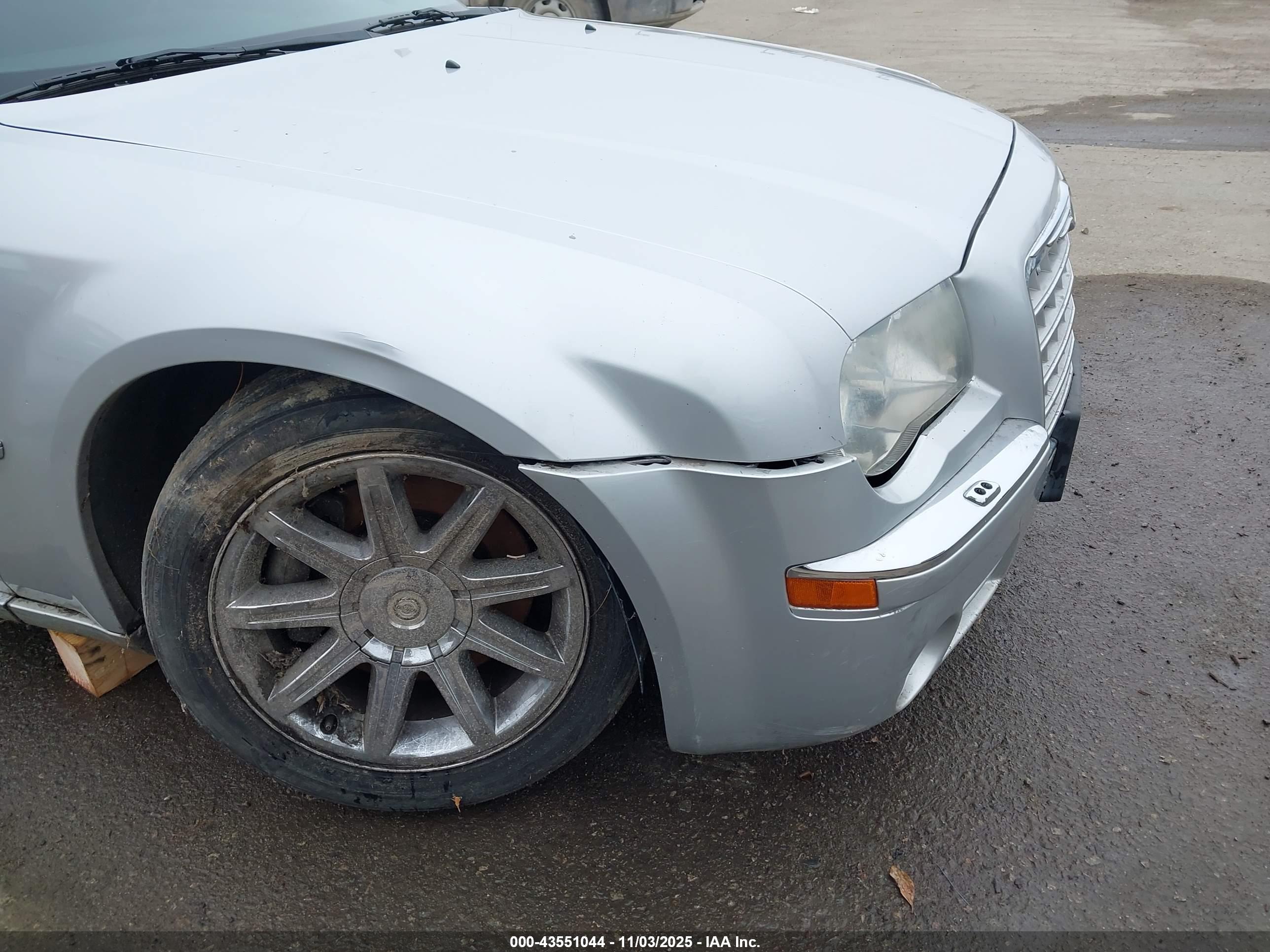 CHRYSLER 300C image 6