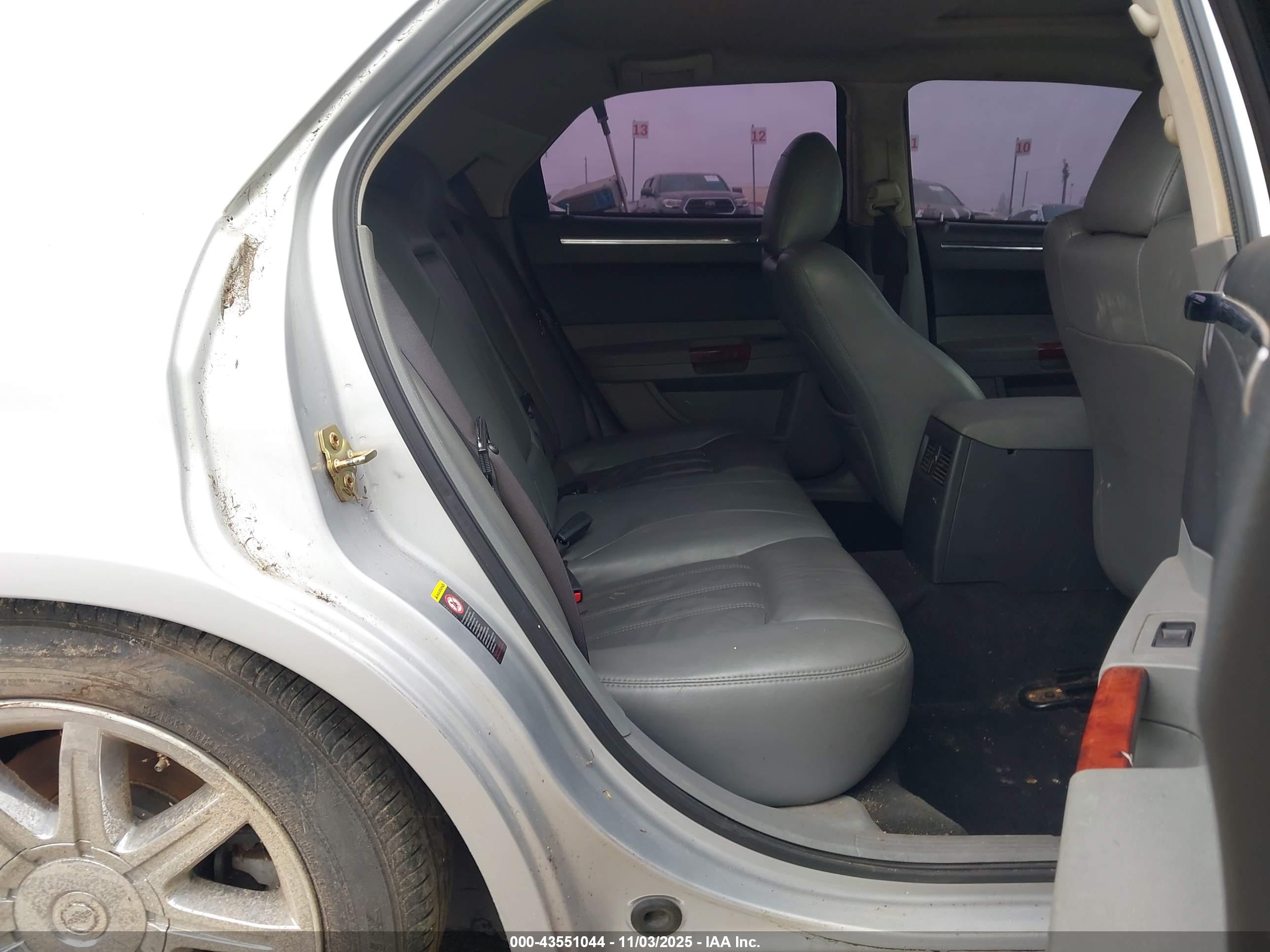 CHRYSLER 300C image 8